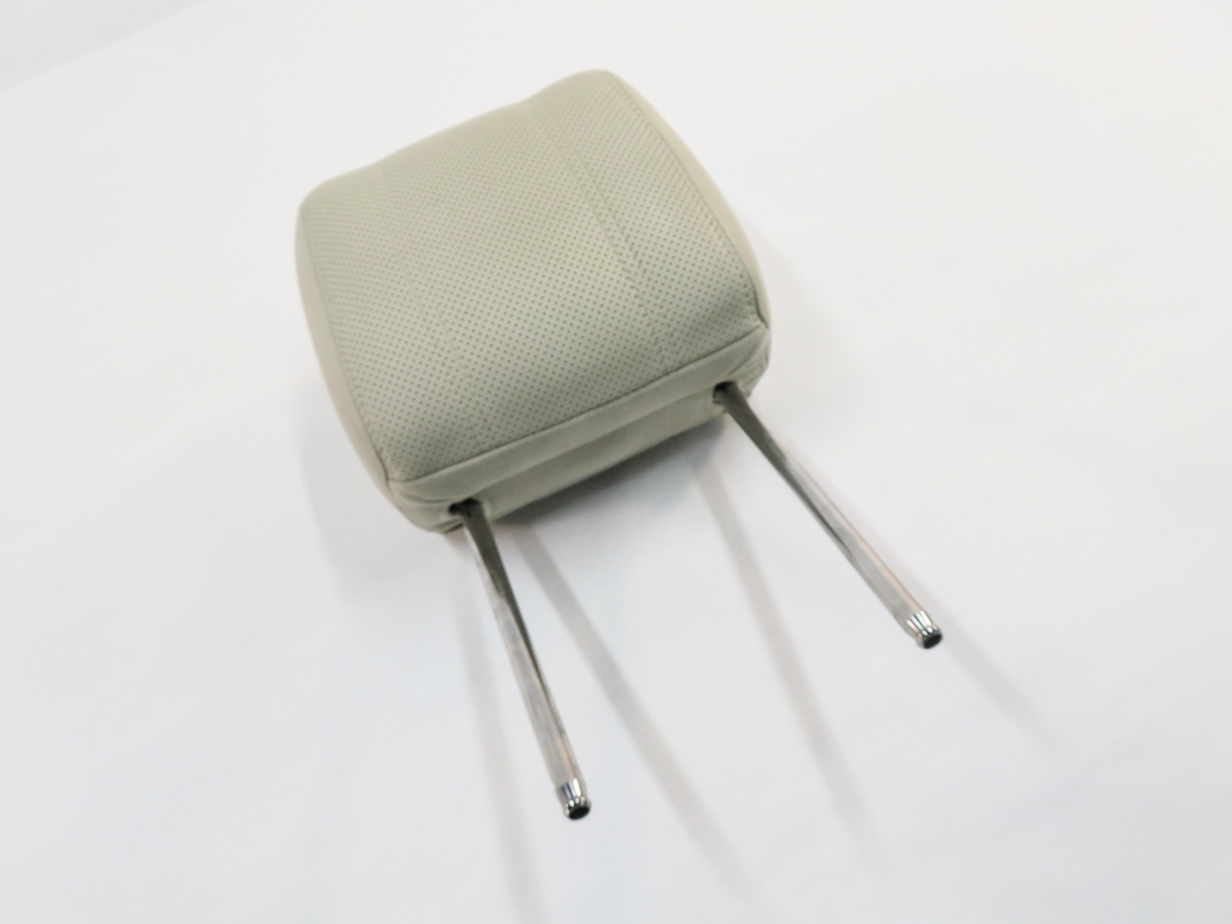 2014 RANGE ROVER SPORT (L494) RIGHT FRONT PASSENGER HEADREST (IVORY LEATHER) — exact item pictured