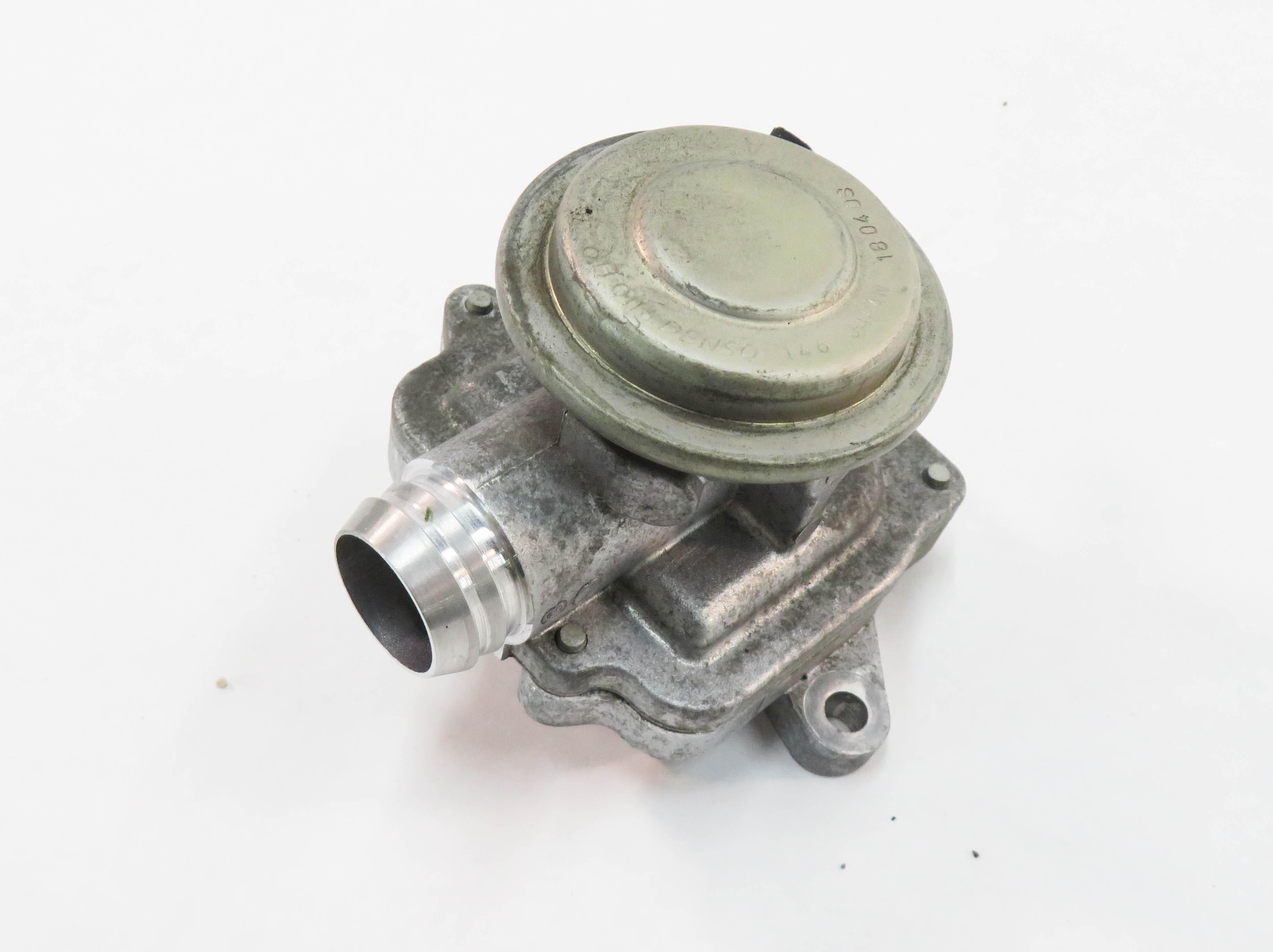 2009 MERCEDES GL550 (X164) 5.5L V8 ENGINE - LEFT AIR INJECTION CHECK VALVE — exact item pictured