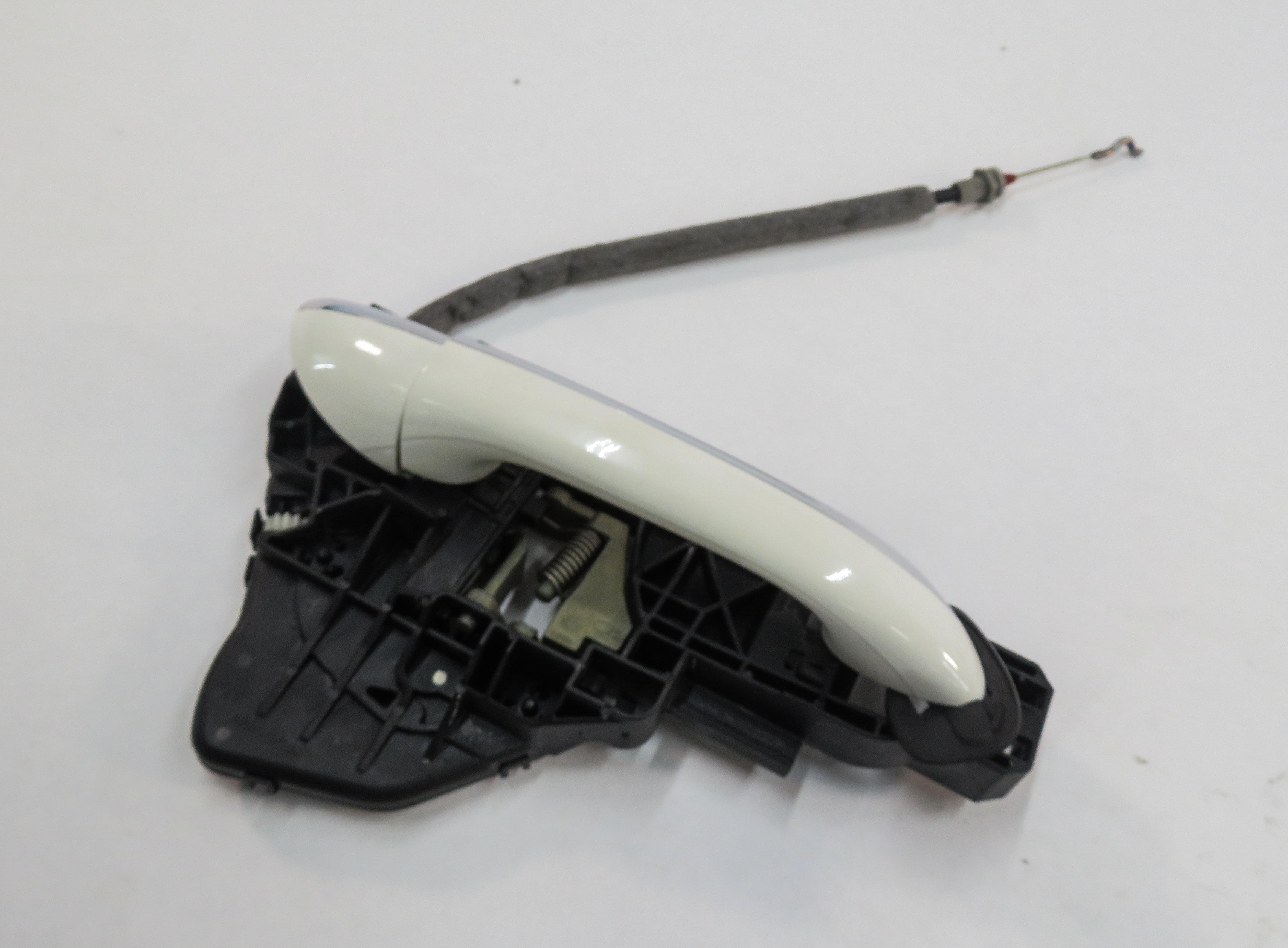 2006 MERCEDES ML500 (W164) RIGHT REAR DOOR HANDLE (ALABASTER WHITE METALLIC) — exact item pictured