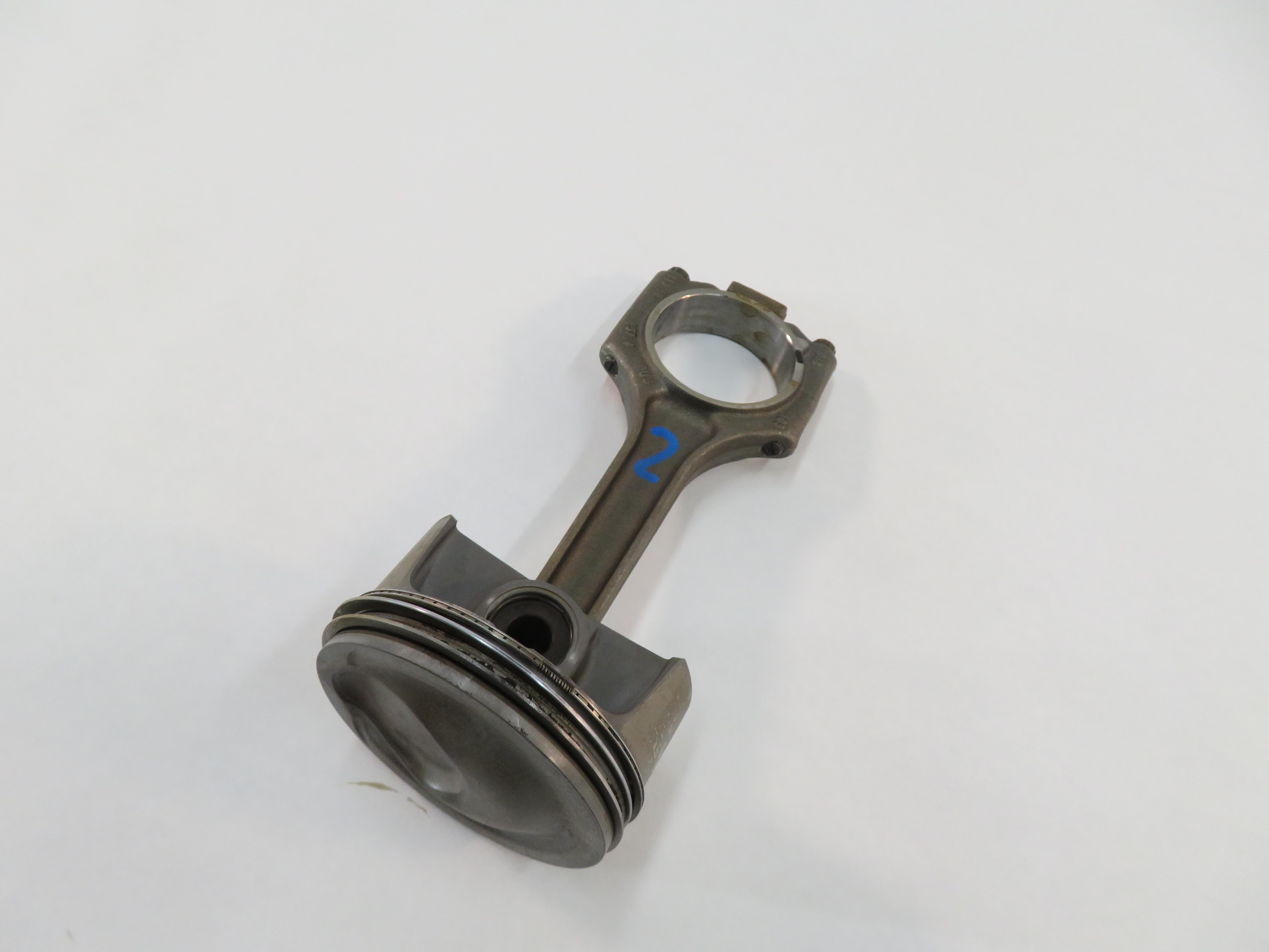 2008-2012 PORSCHE CAYENNE PANAMERA (957 958 970 G1) 4.8L TURBO - RIGHT PISTON — exact item pictured