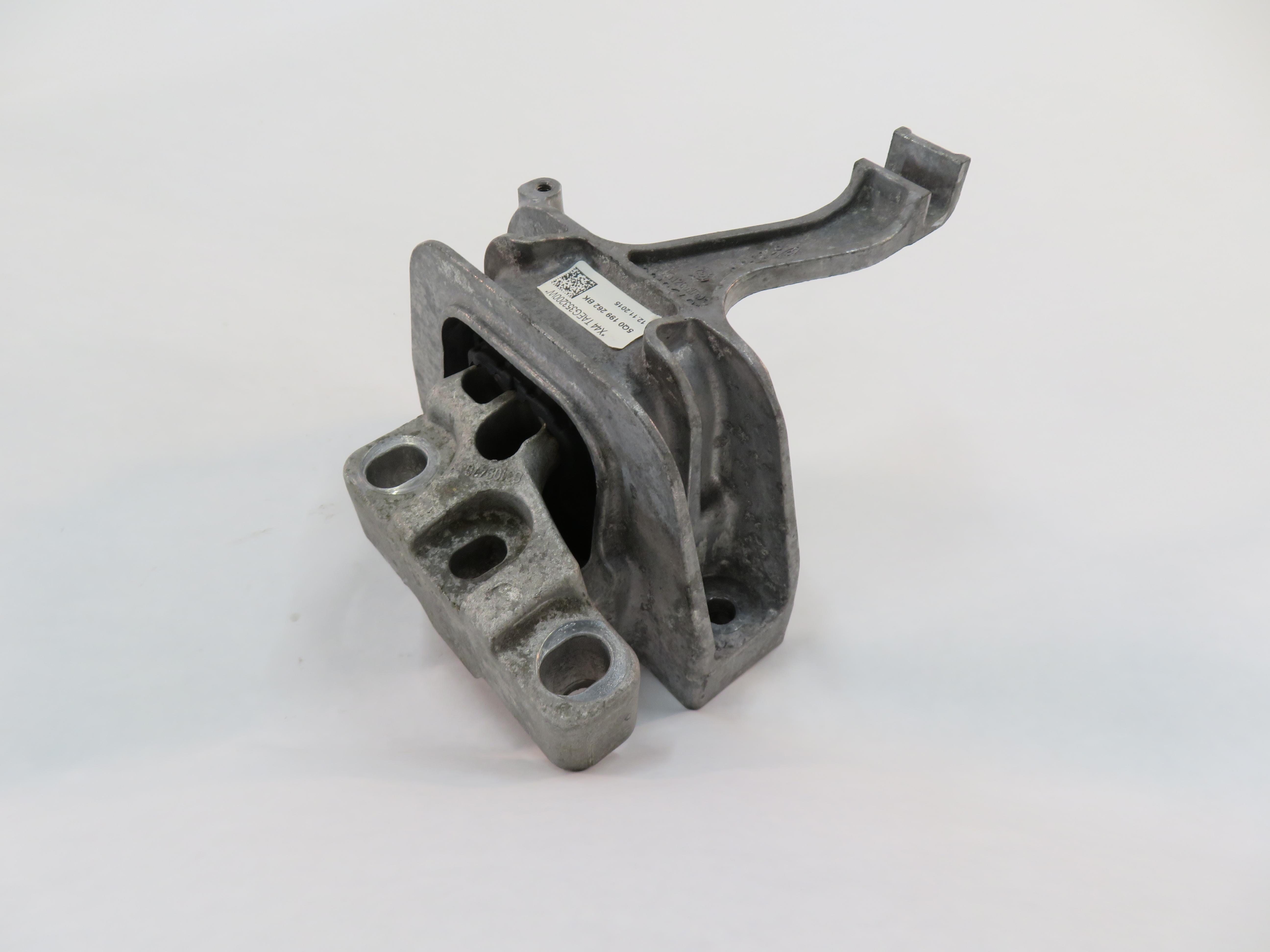 2016 AUDI A3 (8V) 2.0L CNT TURBO ENGINE - RIGHT MOTOR MOUNT BRACKET — exact item pictured