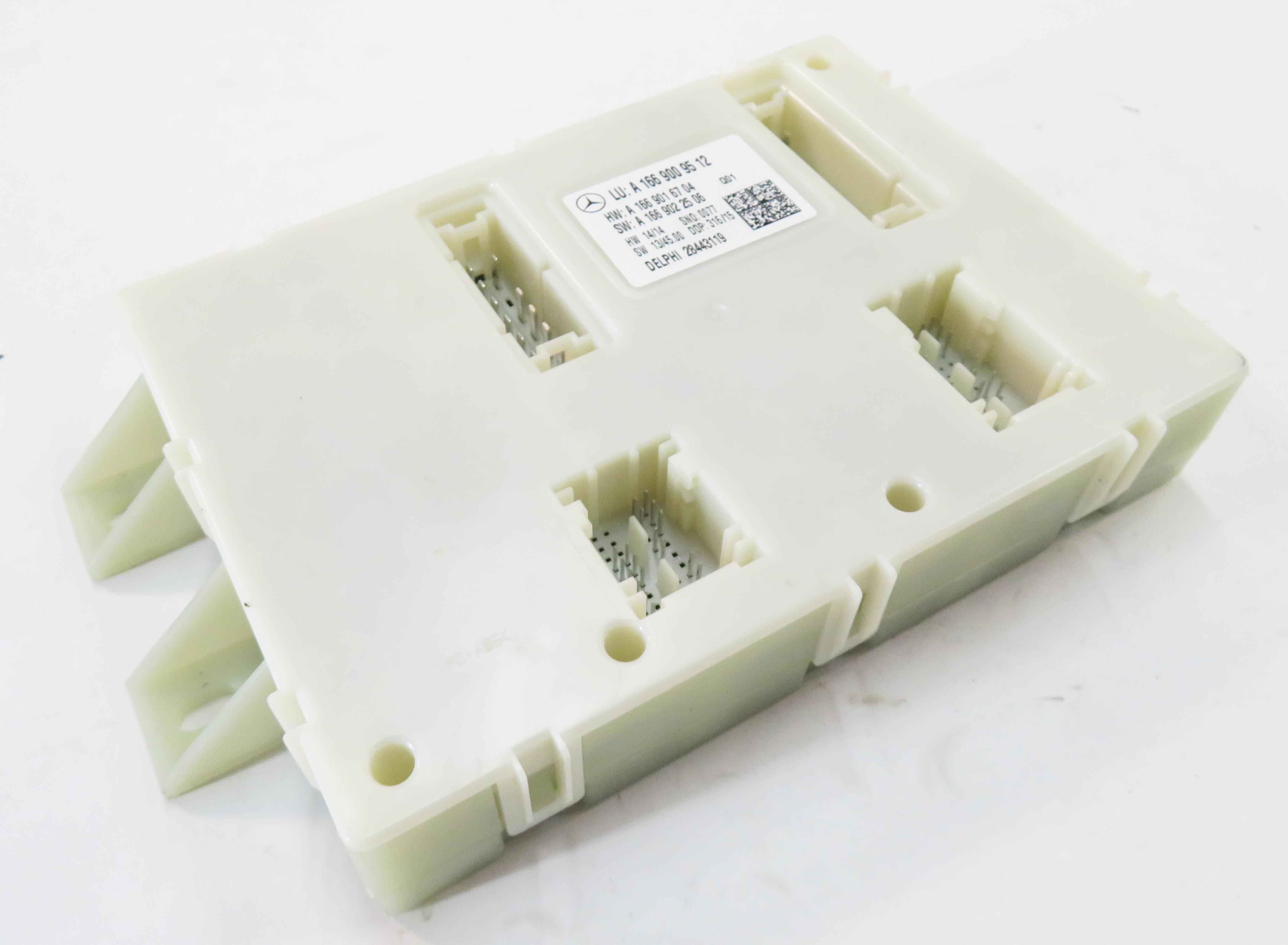 2014-2016 MERCEDES GL350 GL450 GL550 (X166) REAR SIGNAL ACQUISITION MODULE — exact item pictured