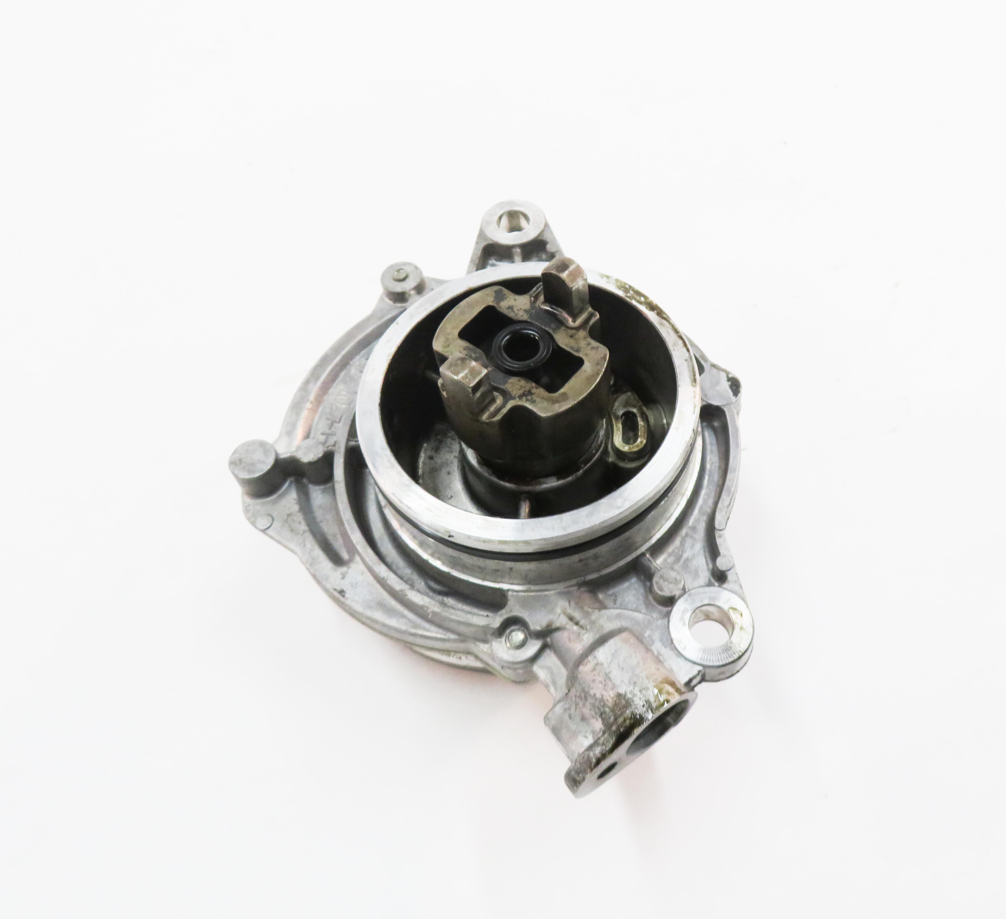 09-13 BMW X5 335D (E70 E90) 3.0L M57Y TURBO DIESEL ENGINE - BRAKE VACUUM PUMP — exact item pictured