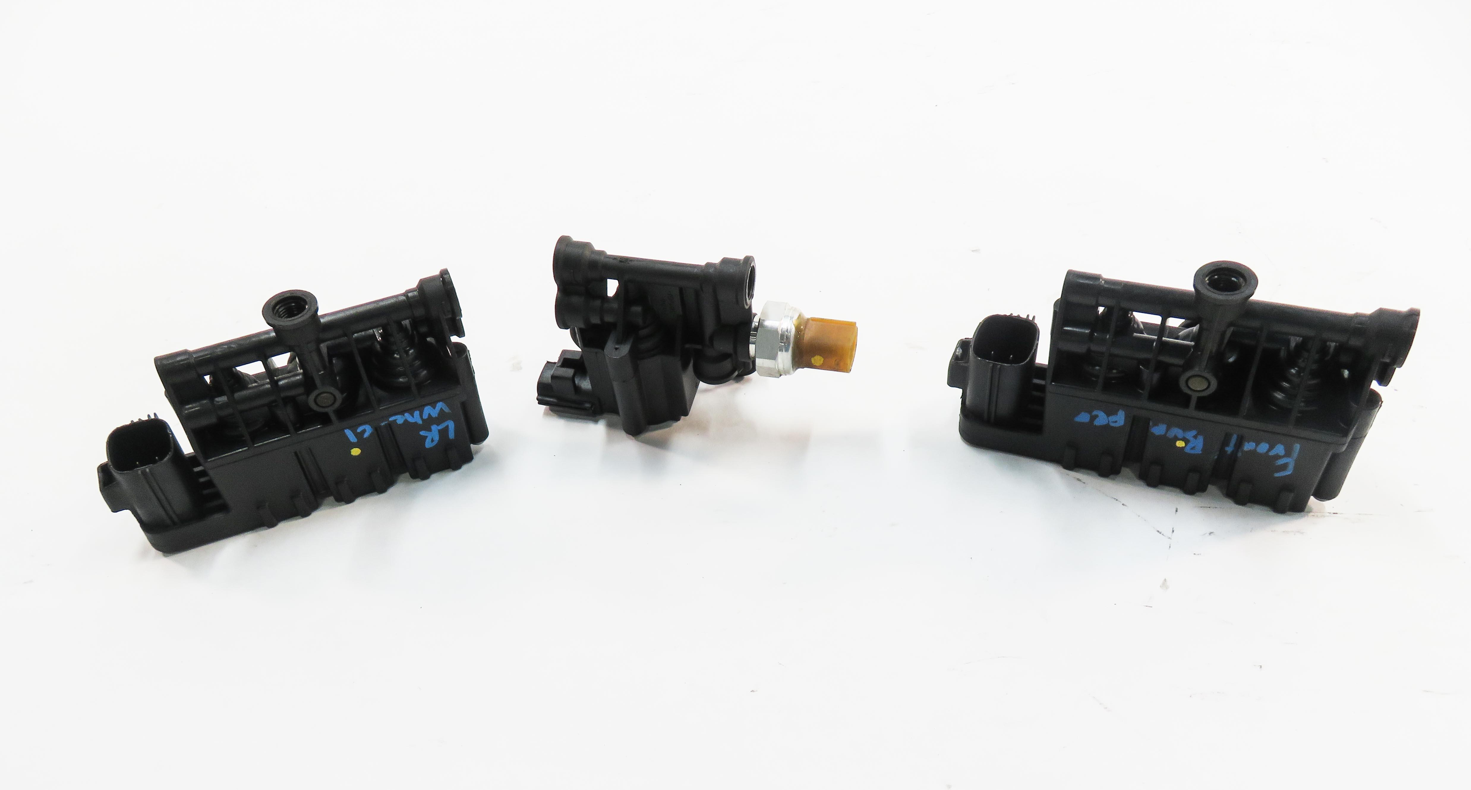 2011 RANGE ROVER SPORT (L320) AIR SUSPENSION VALVE BLOCK SET-3 — exact item pictured