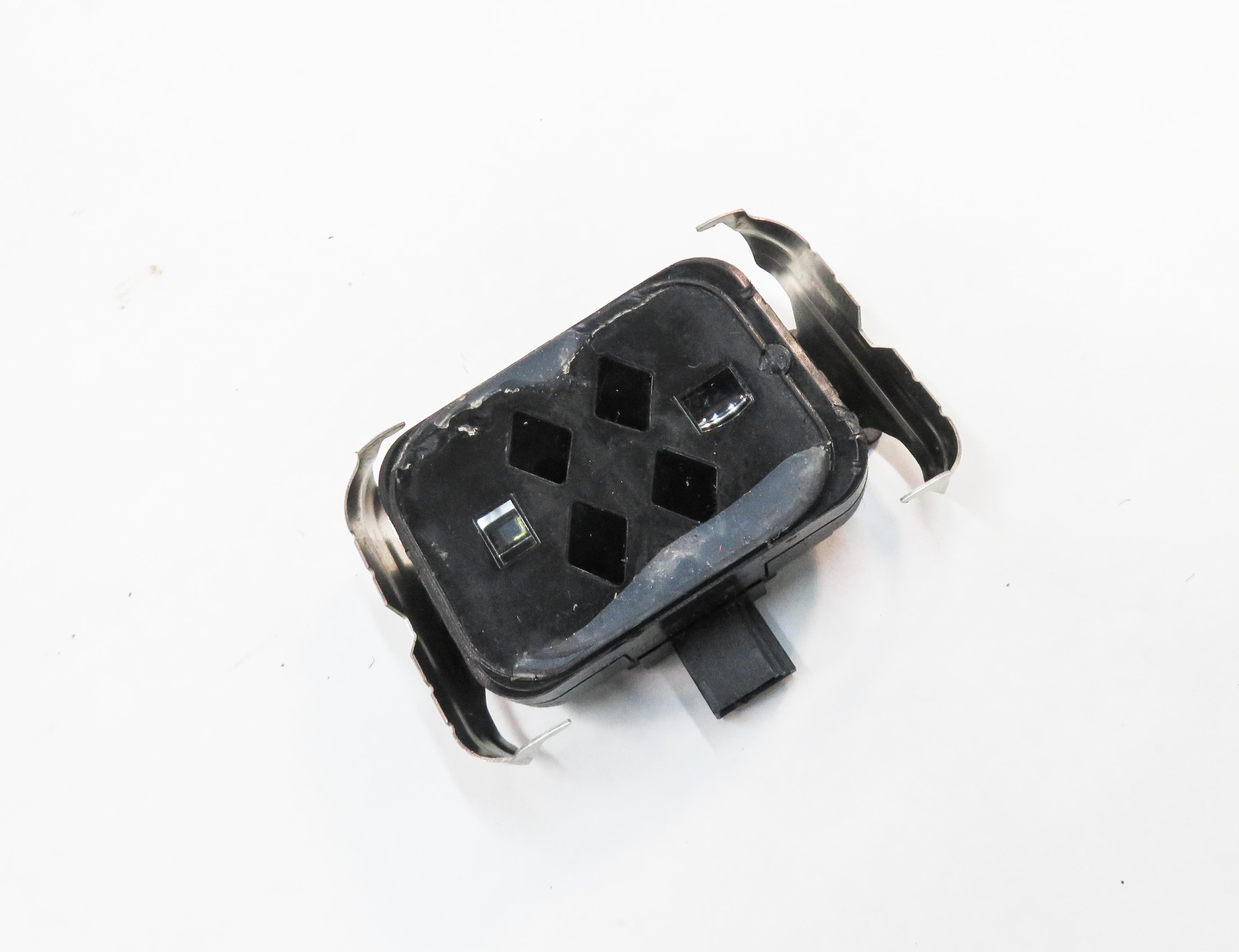 2010-2016 LR2 LR4 RANGE ROVER SPORT (L320 L322) WINDSHIELD WIPER RAIN SENSOR — exact item pictured