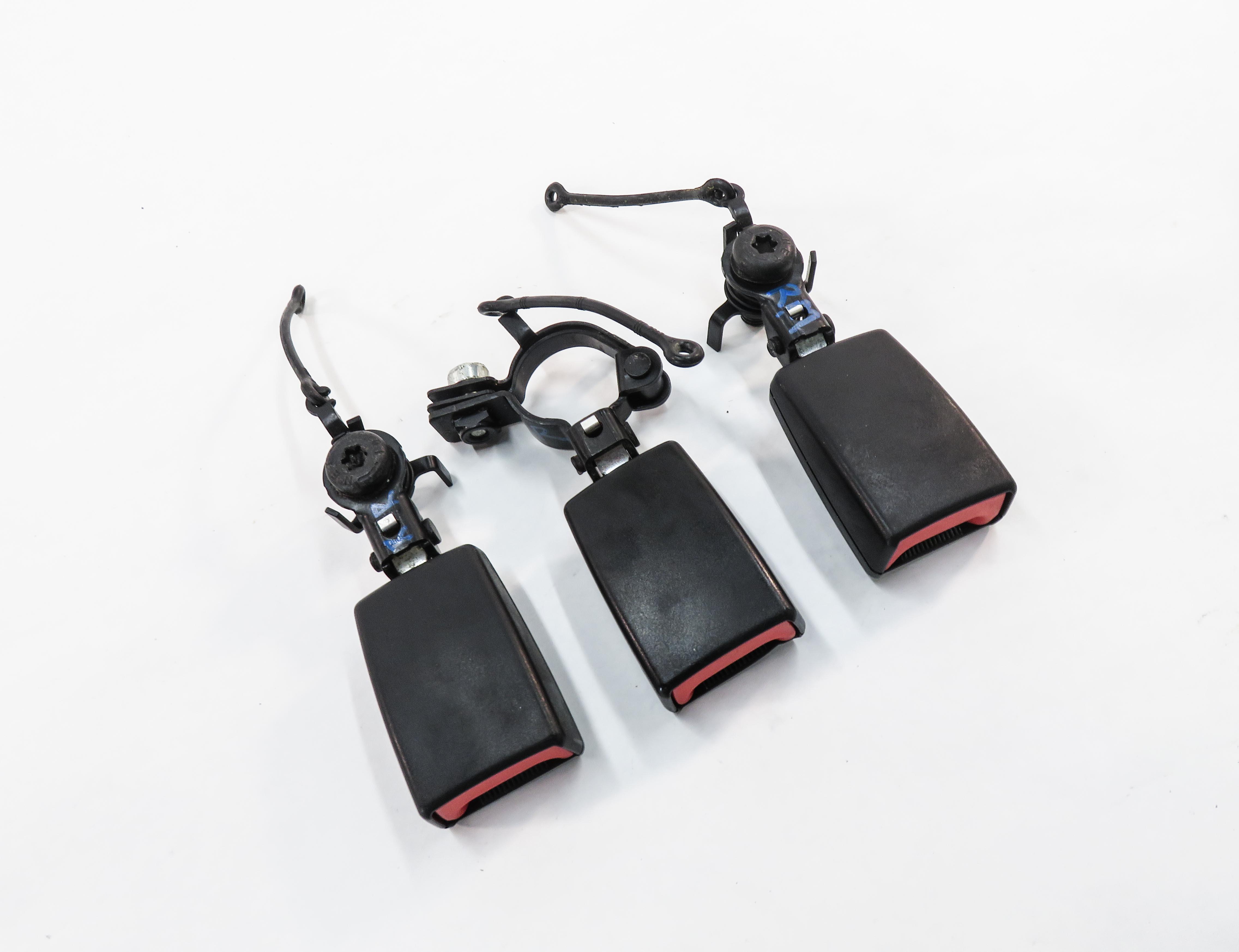 2011 RANGE ROVER SPORT (L320) REAR 2nd ROW SEAT SEATBELT BUCKLE RECEIVER SET — exact item pictured