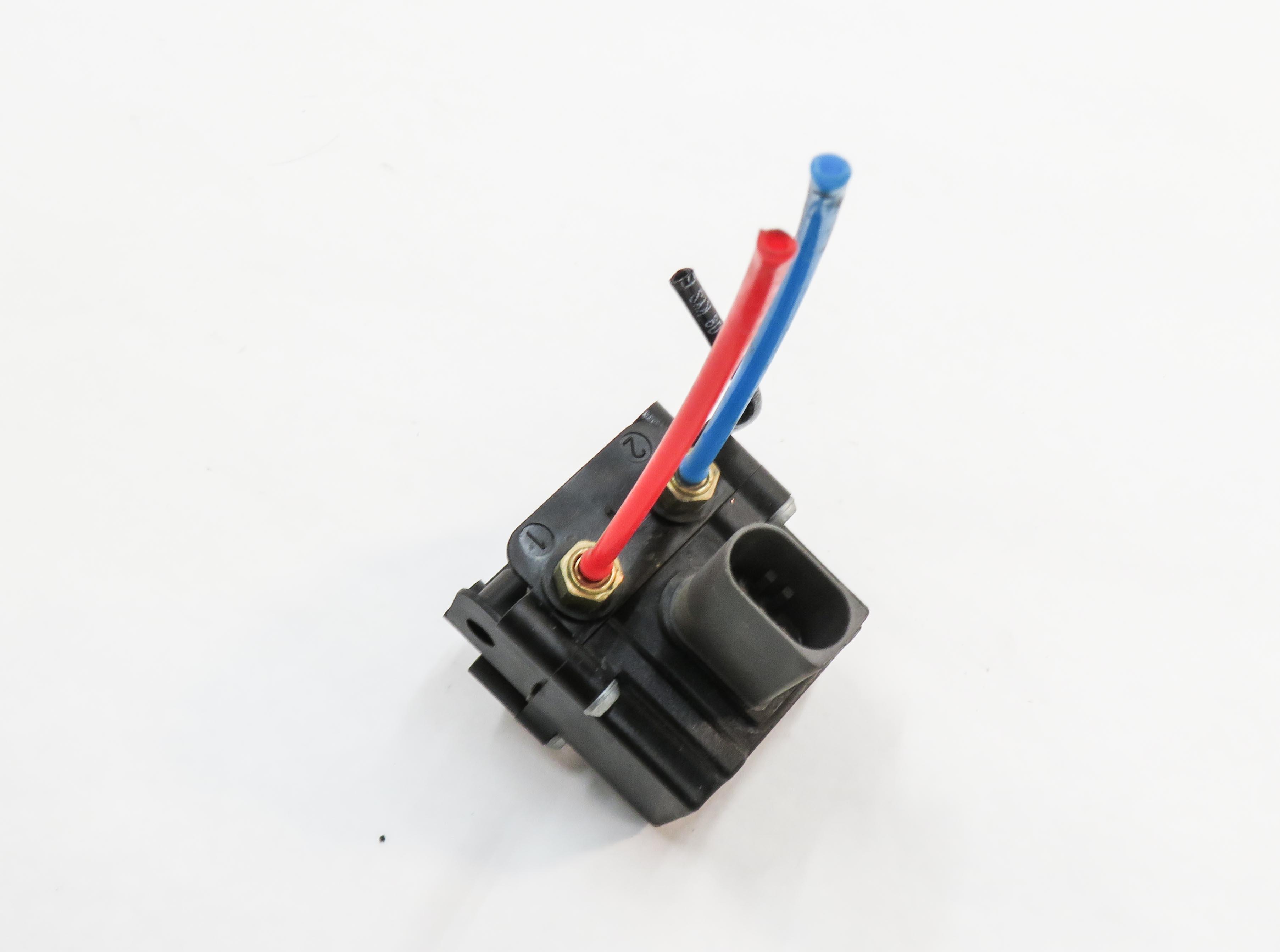 2009 BMW X6 (E71) AIR SUSPENSION COMPRESSOR PUMP VALVE BLOCK — exact item pictured