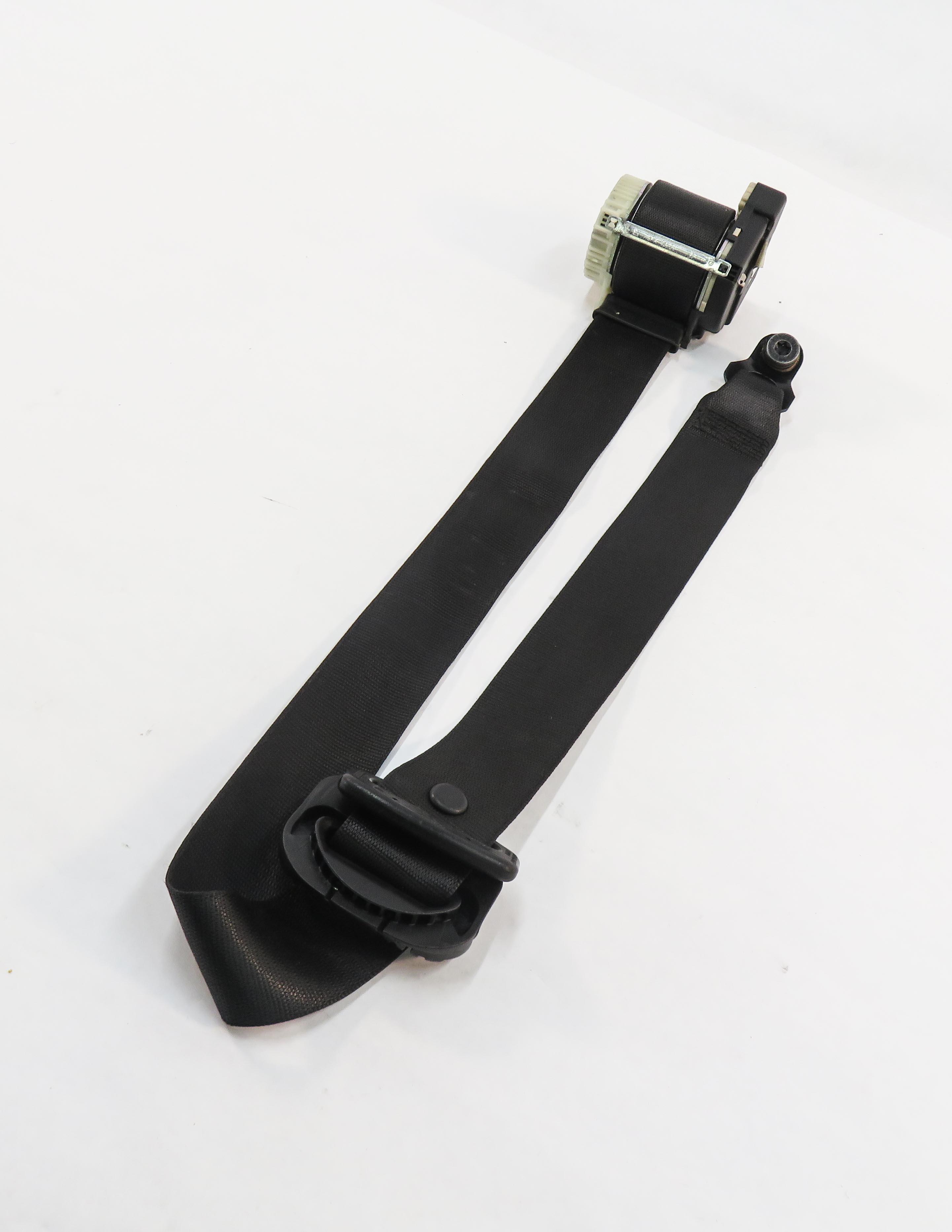 2010-2012 RANGE ROVER (L322) LEFT FRONT DRIVER SEATBELT RETRACTOR (BLACK) — exact item pictured