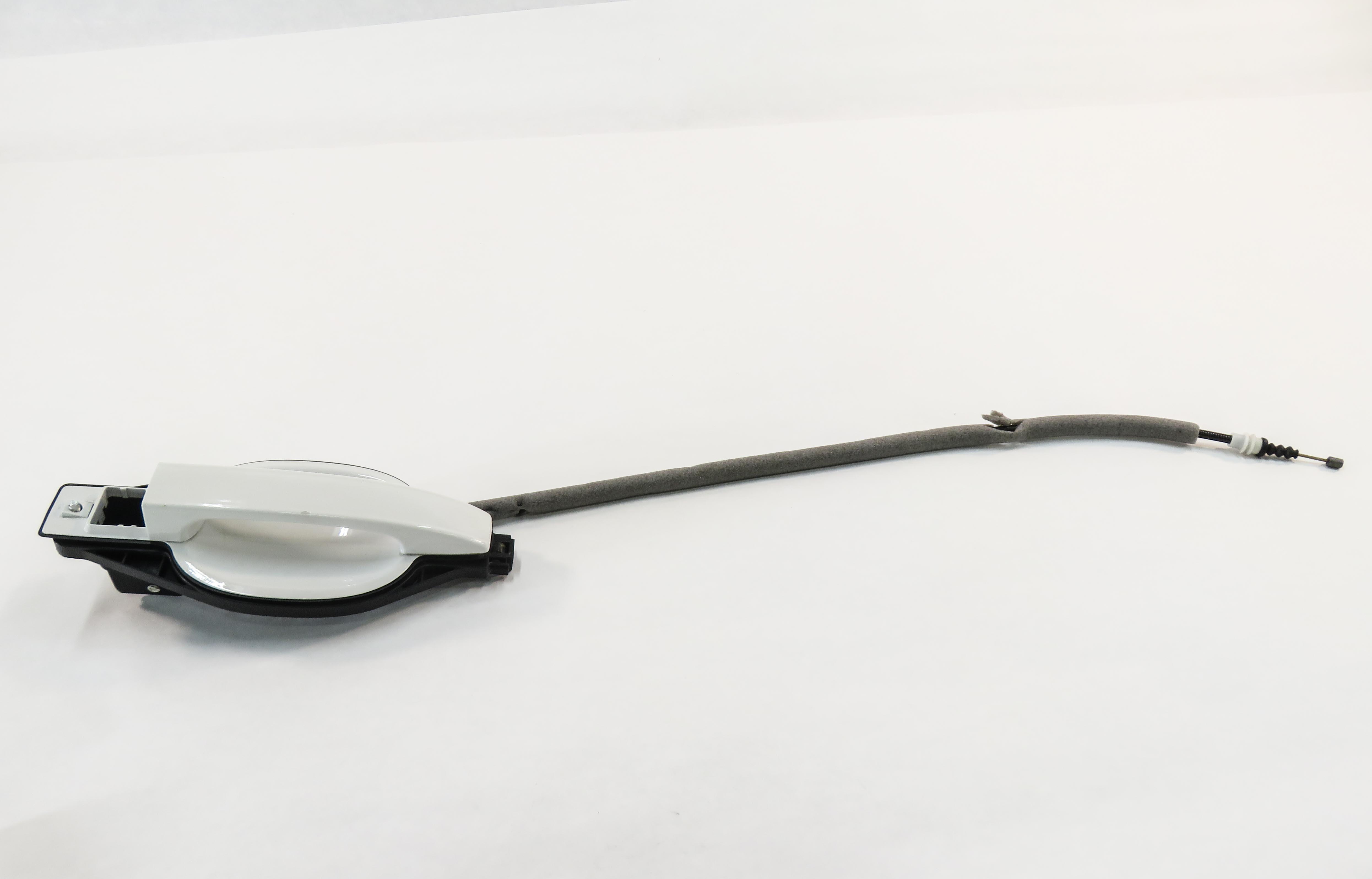 2010-2012 RANGE ROVER (L322) FRONT / REAR - PASSENGER DOOR HANDLE (FUJI WHITE) — exact item pictured