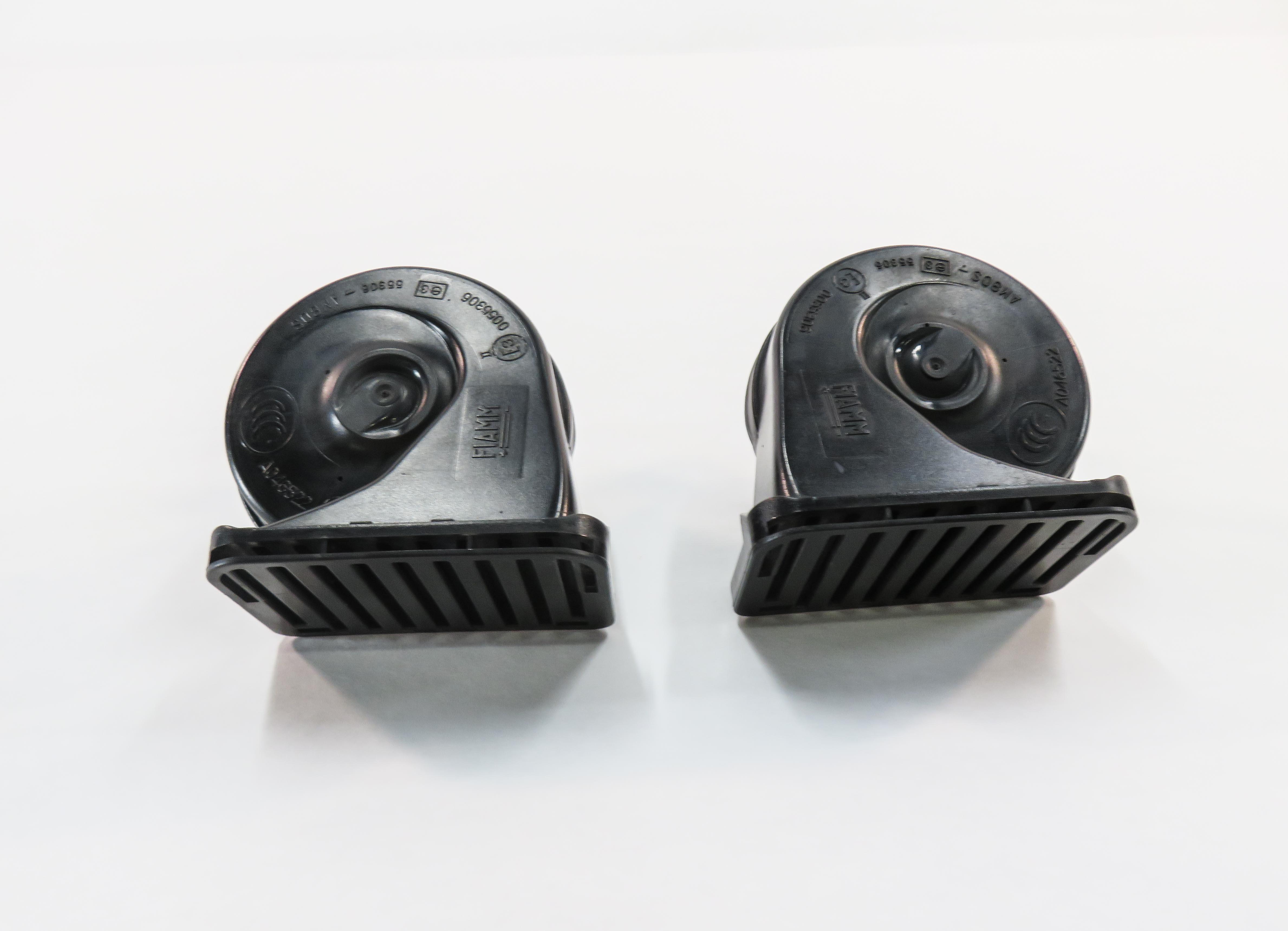 2010-2012 RANGE ROVER (L322) HIGH & LOW TONE SAFETY HORN SET-2 — exact item pictured