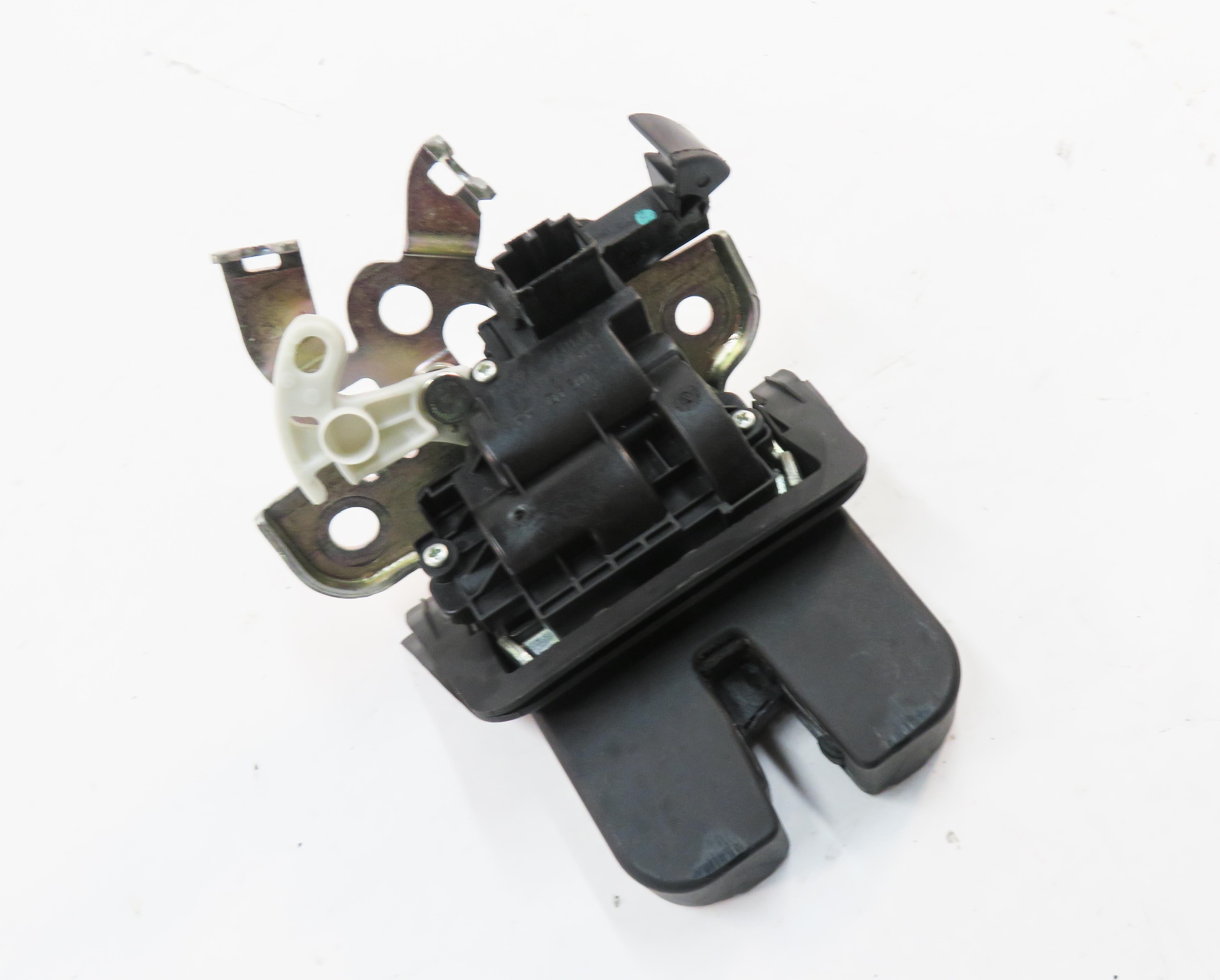2014 AUDI Q5 (B8 8R) REAR TRUNK LOCK LATCH ACTUATOR — exact item pictured