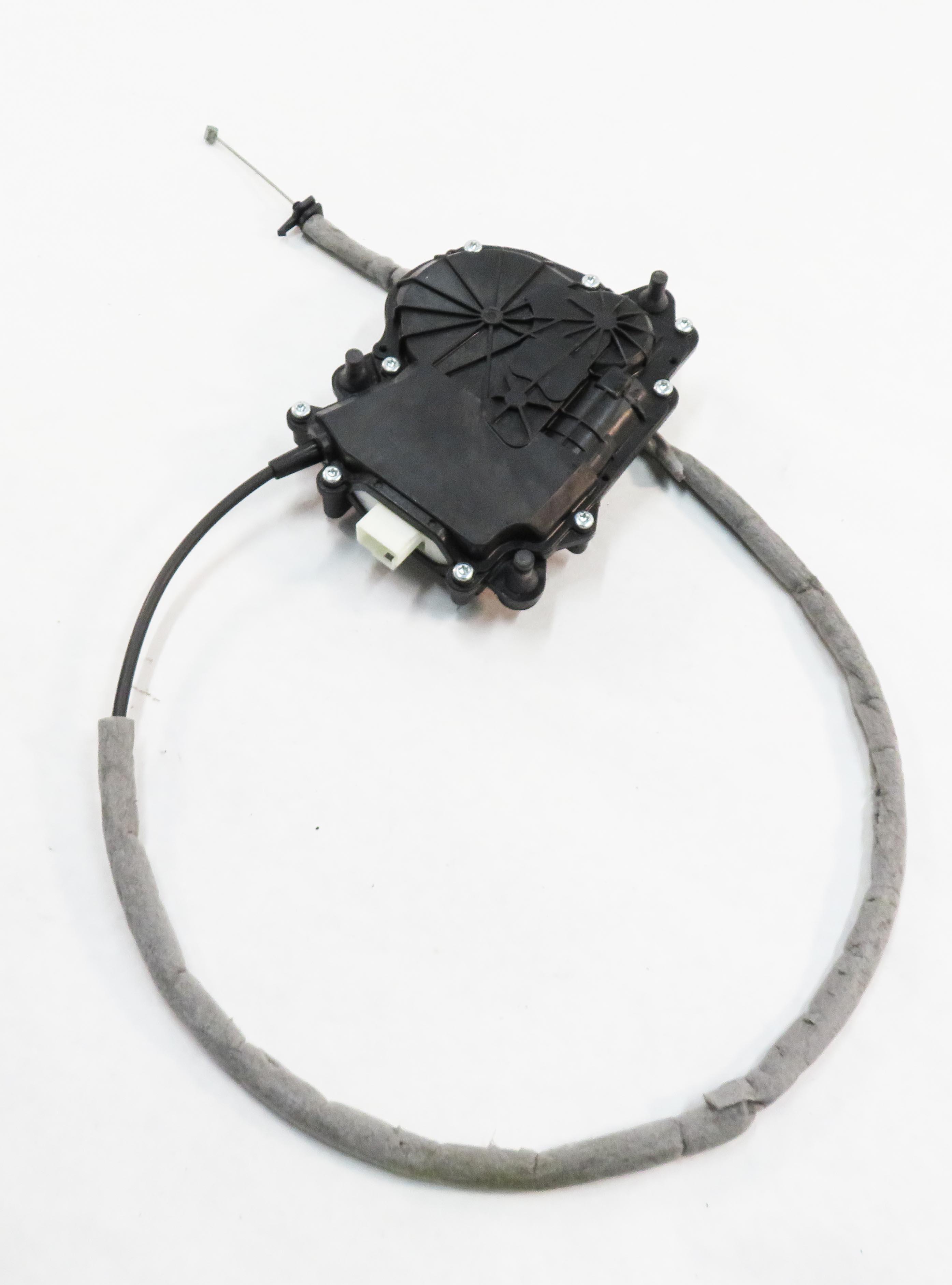 2012 BMW 550i (F10) REAR TRUNK SOFT CLOSE ACTUATOR MOTOR — exact item pictured