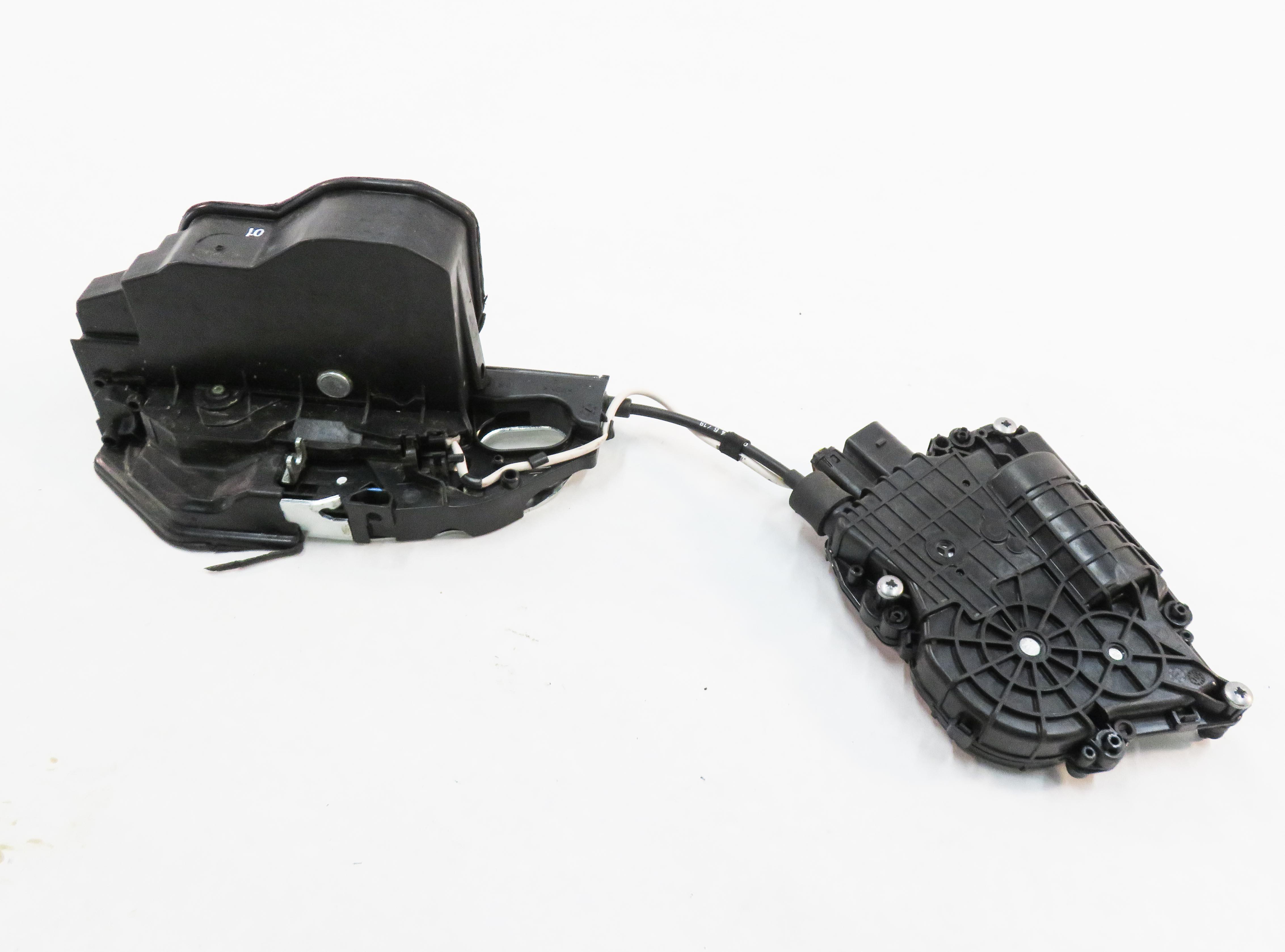 2011-2016 BMW 528i 535i 550i M5 (F10) RIGHT REAR SOFT CLOSE DOOR LOCK LATCH — exact item pictured
