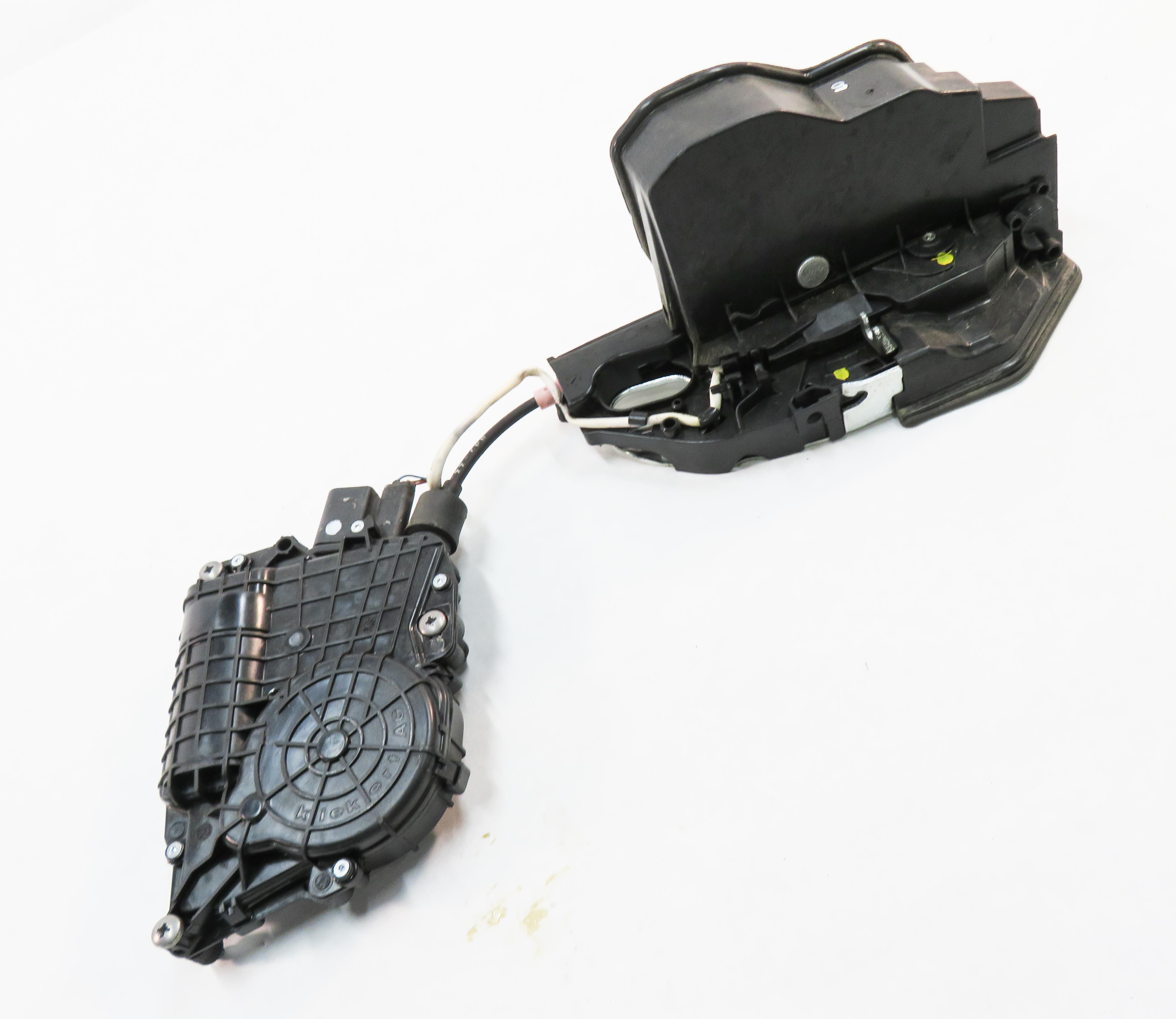 2011-2016 BMW 528i 535i 550i M5 (F10) LEFT REAR SOFT CLOSE DOOR LOCK LATCH — exact item pictured