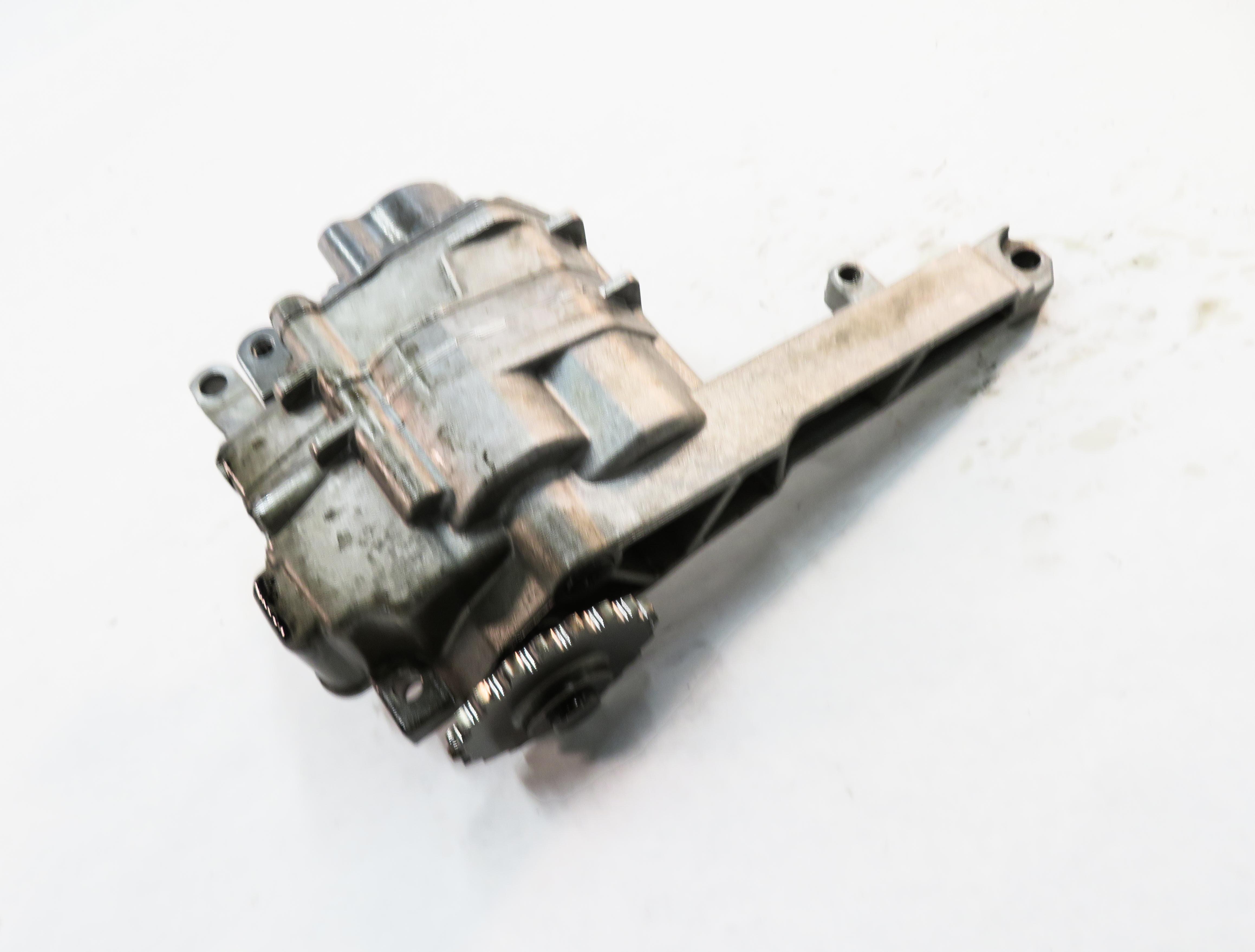 2012 MERCEDES ML350 (W166) 3.0L OM642 DIESEL ENGINE - OIL PUMP — exact item pictured