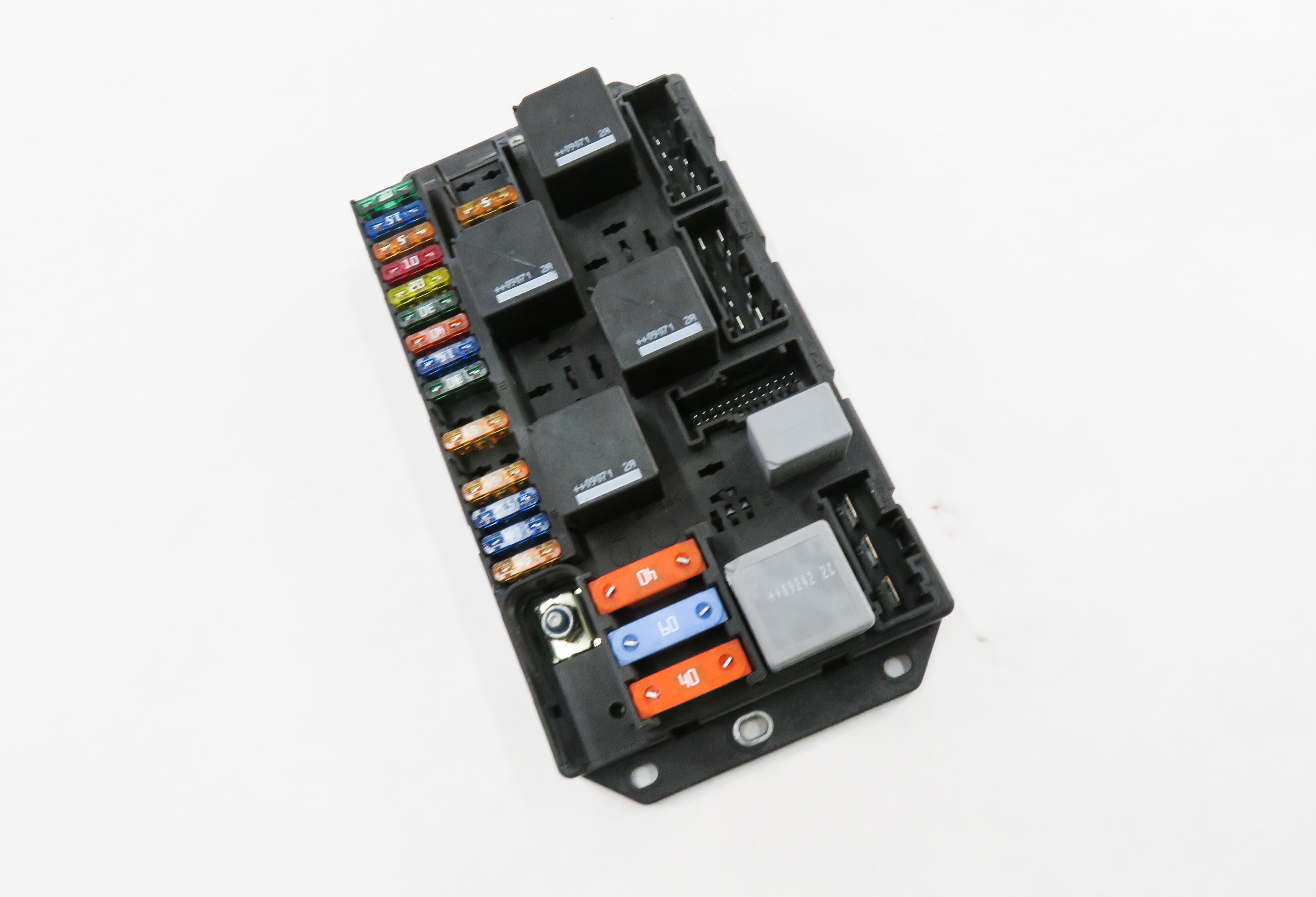 2010 RANGE ROVER (L322) REAR FUSE BOX — exact item pictured