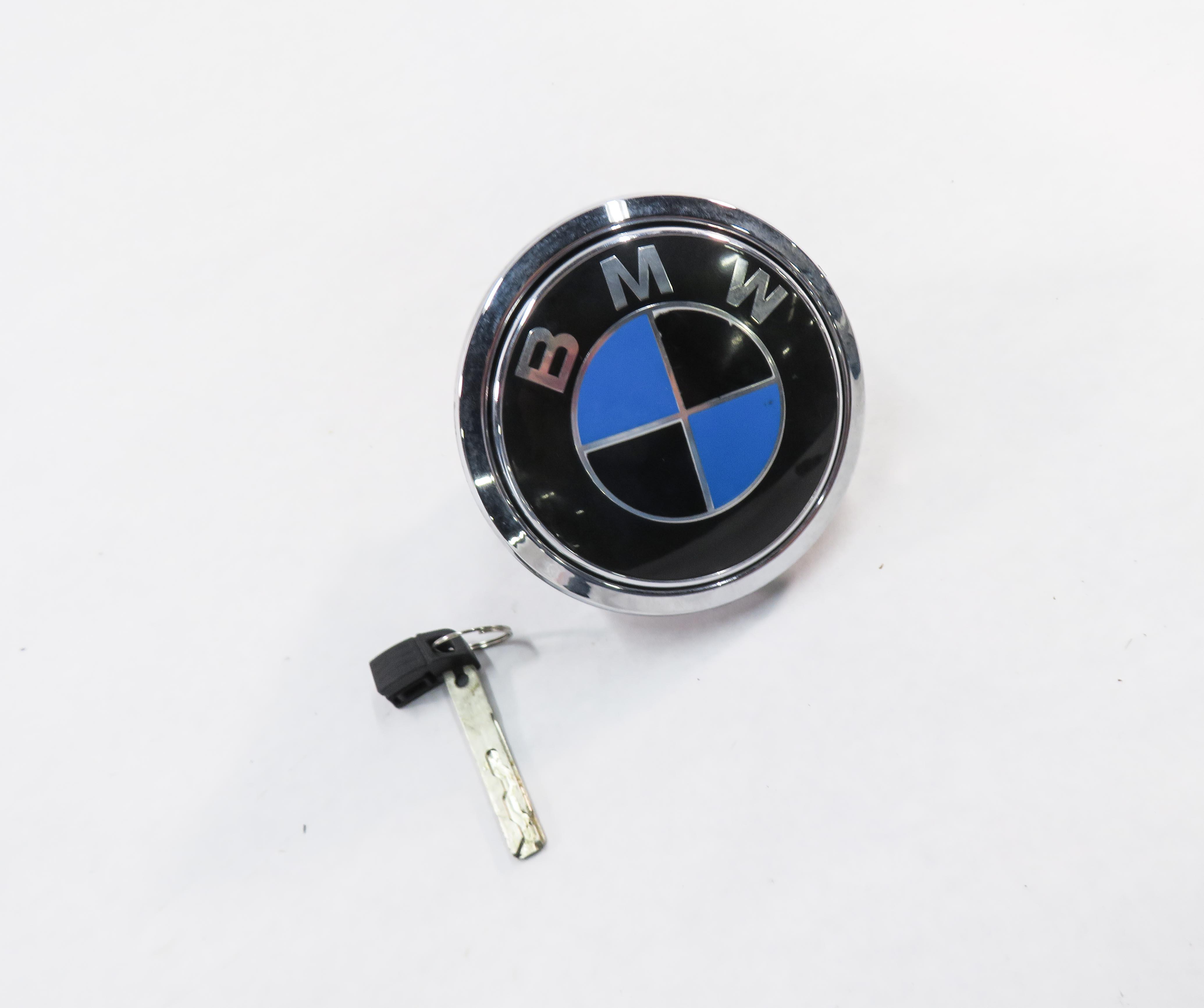2008 BMW M6 ///M (E63) REAR TRUNK EMBLEM LOGO BADGE TRUNK LOCK w/ KEY — exact item pictured