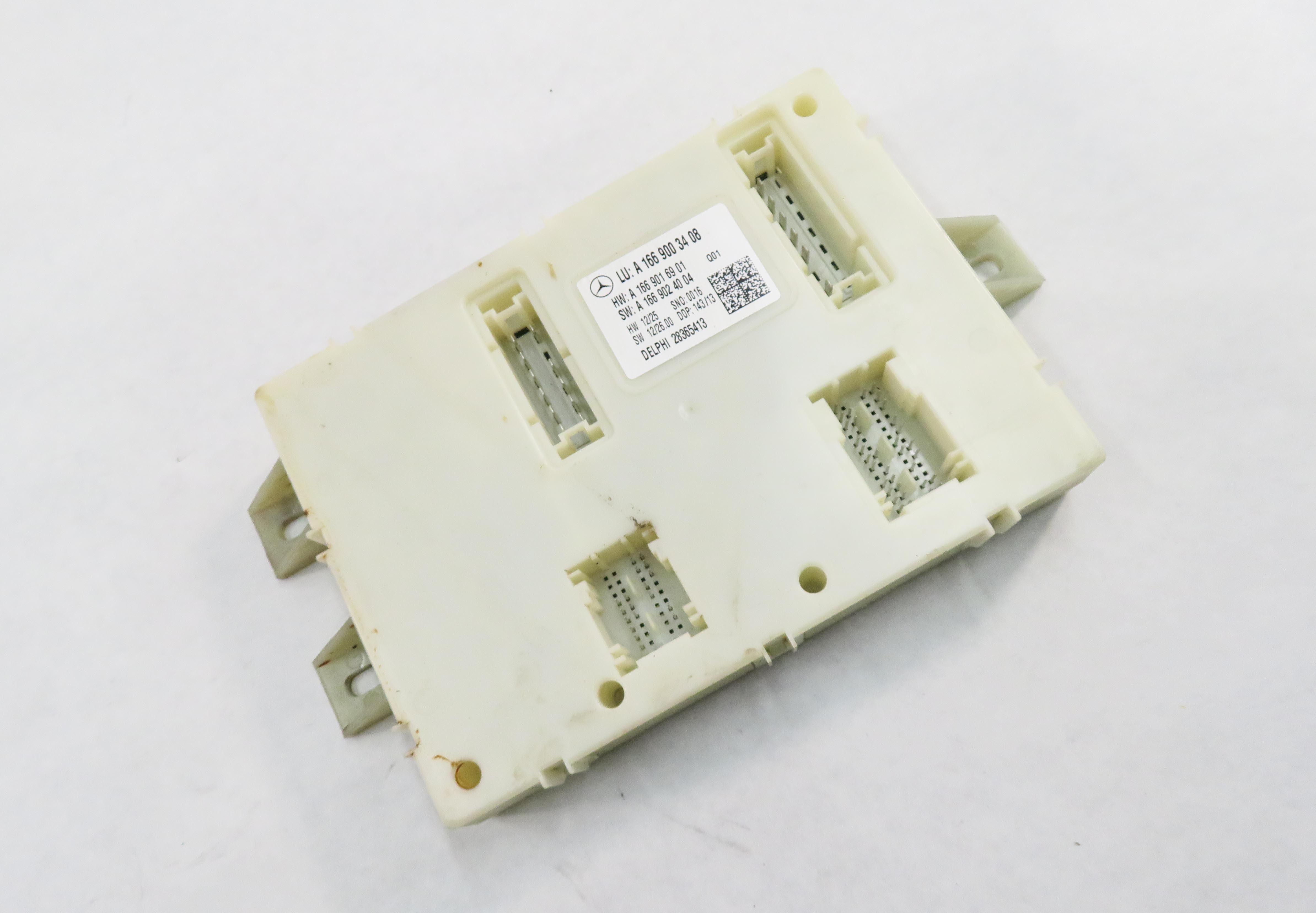 2013-2014 MERCEDES GL350 GL450 GL550 (X166) REAR SIGNAL ACQUISITION MODULE SAM — exact item pictured