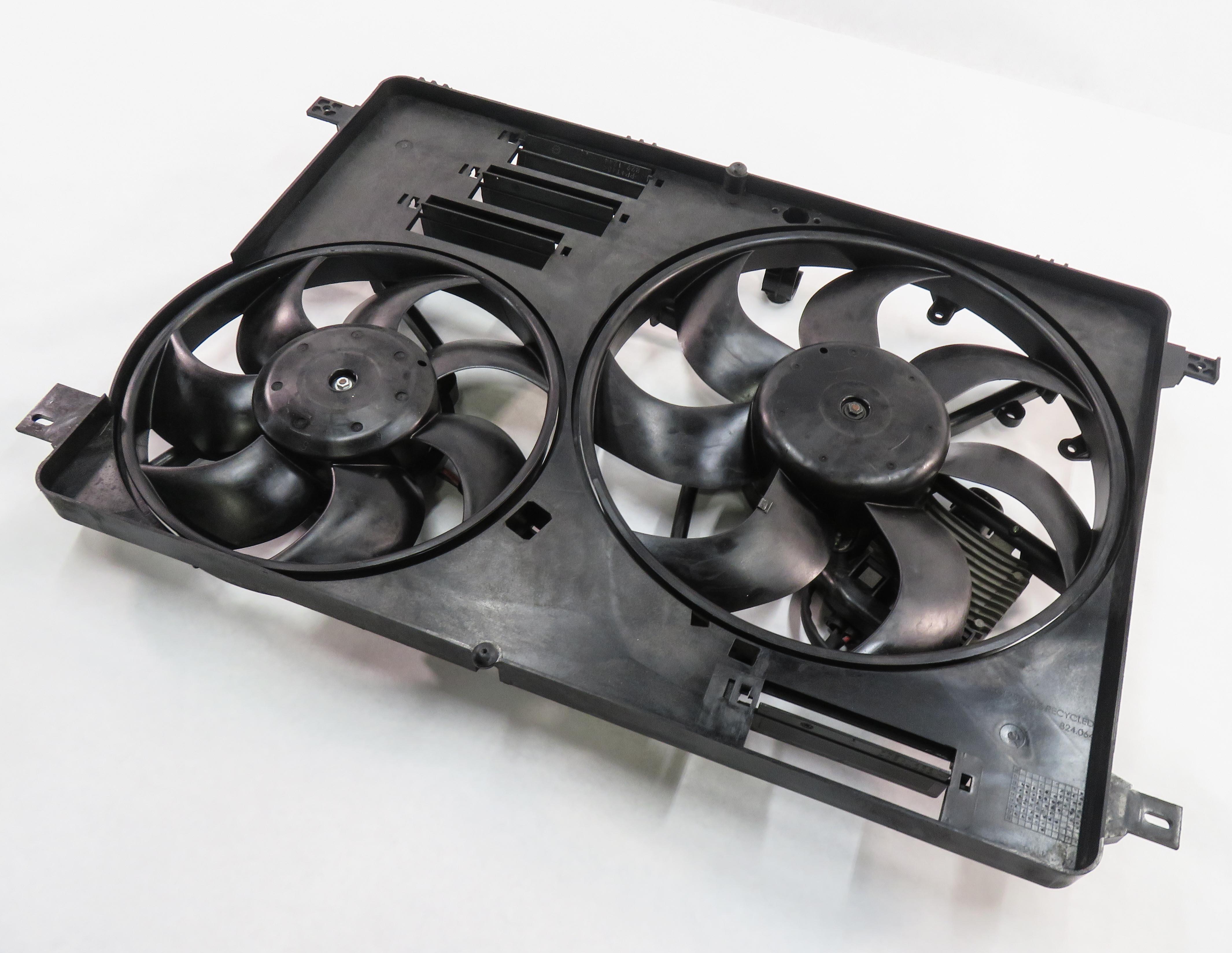 12-17 LR2 DISCOVERY SPORT RANGE ROVER EVOQUE (L538 L550) RADIATOR COOLING FAN — exact item pictured