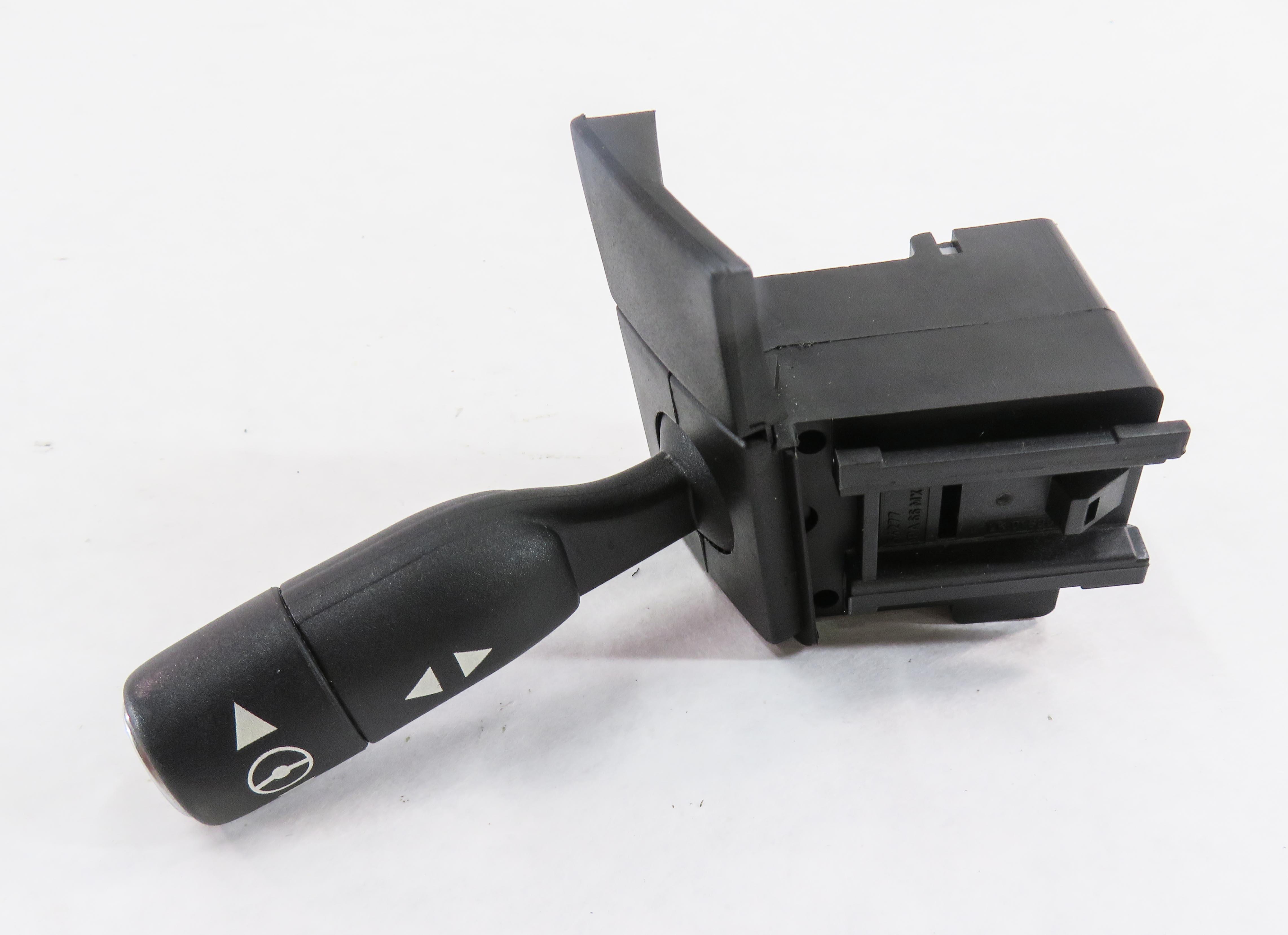 2012 RANGE ROVER (L322) STEERING COLUMN ADJUSTMENT SWITCH ARM LEVER — exact item pictured