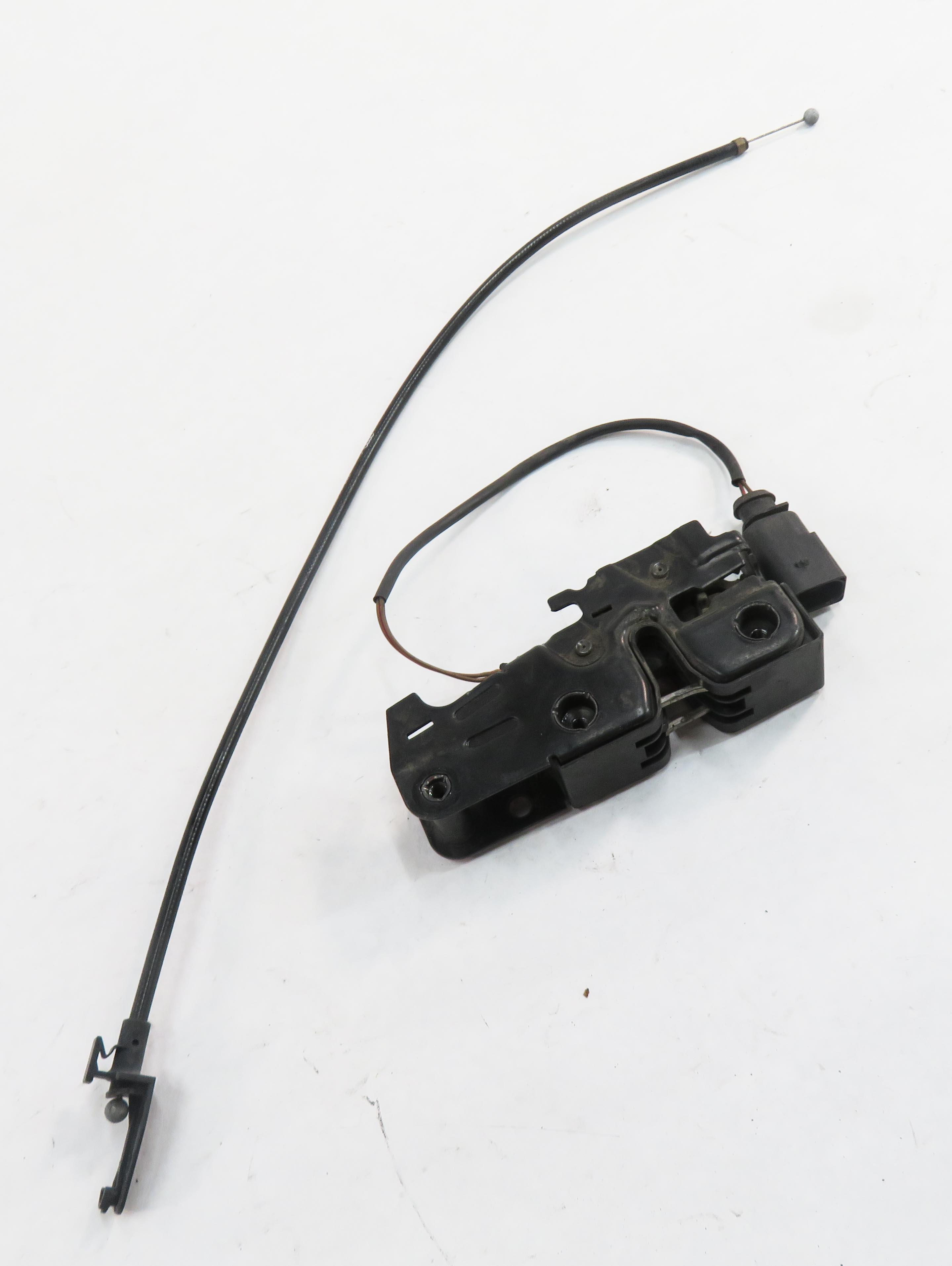 2015 AUDI Q7 (4L) FRONT LOWER HOOD LOCK LATCH STRIKER — exact item pictured