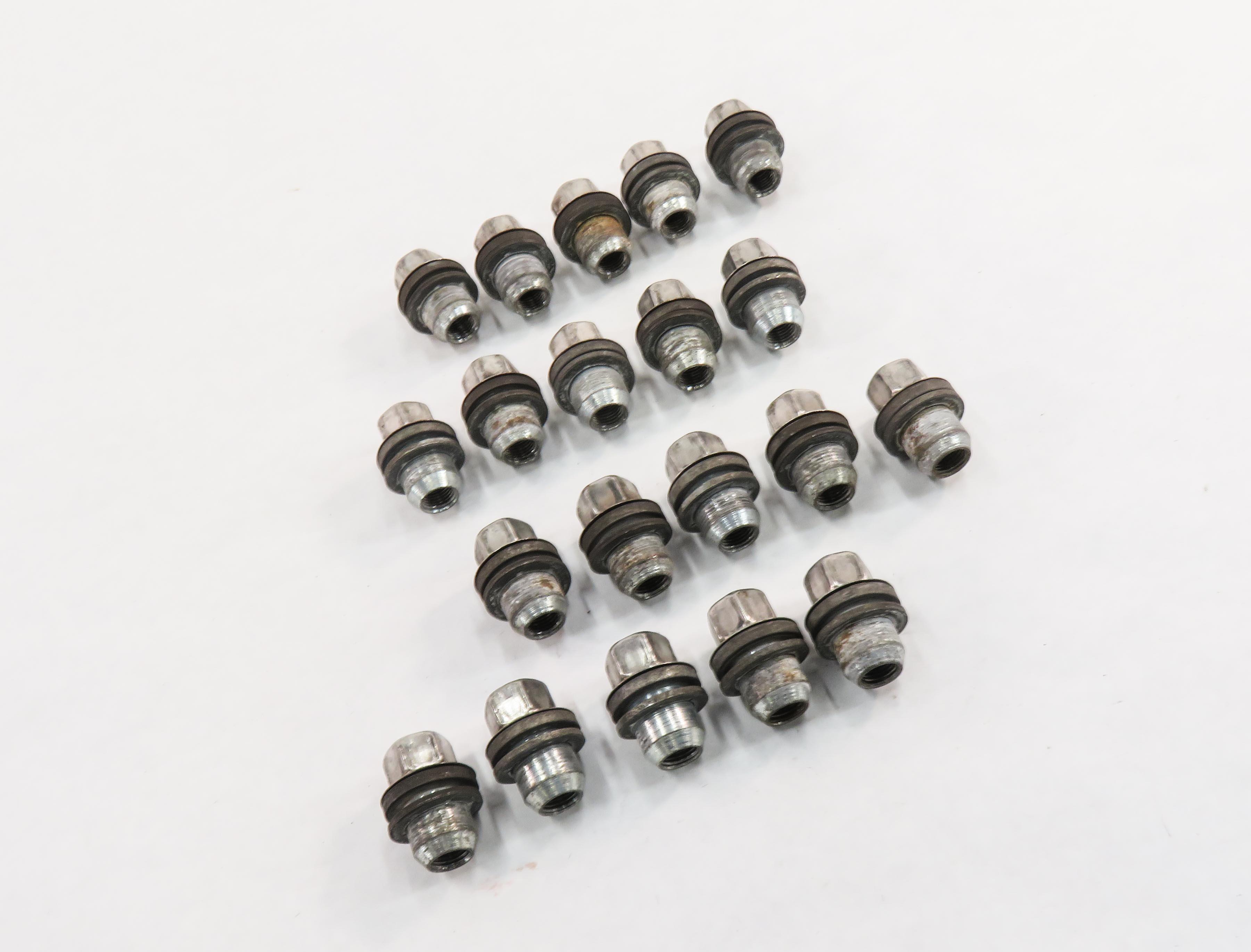 2005-2018 LR3 LR4 DISCOVERY / RANGE ROVER SPORT WHEEL TIRE RIM LUG NUT SET (20) — exact item pictured