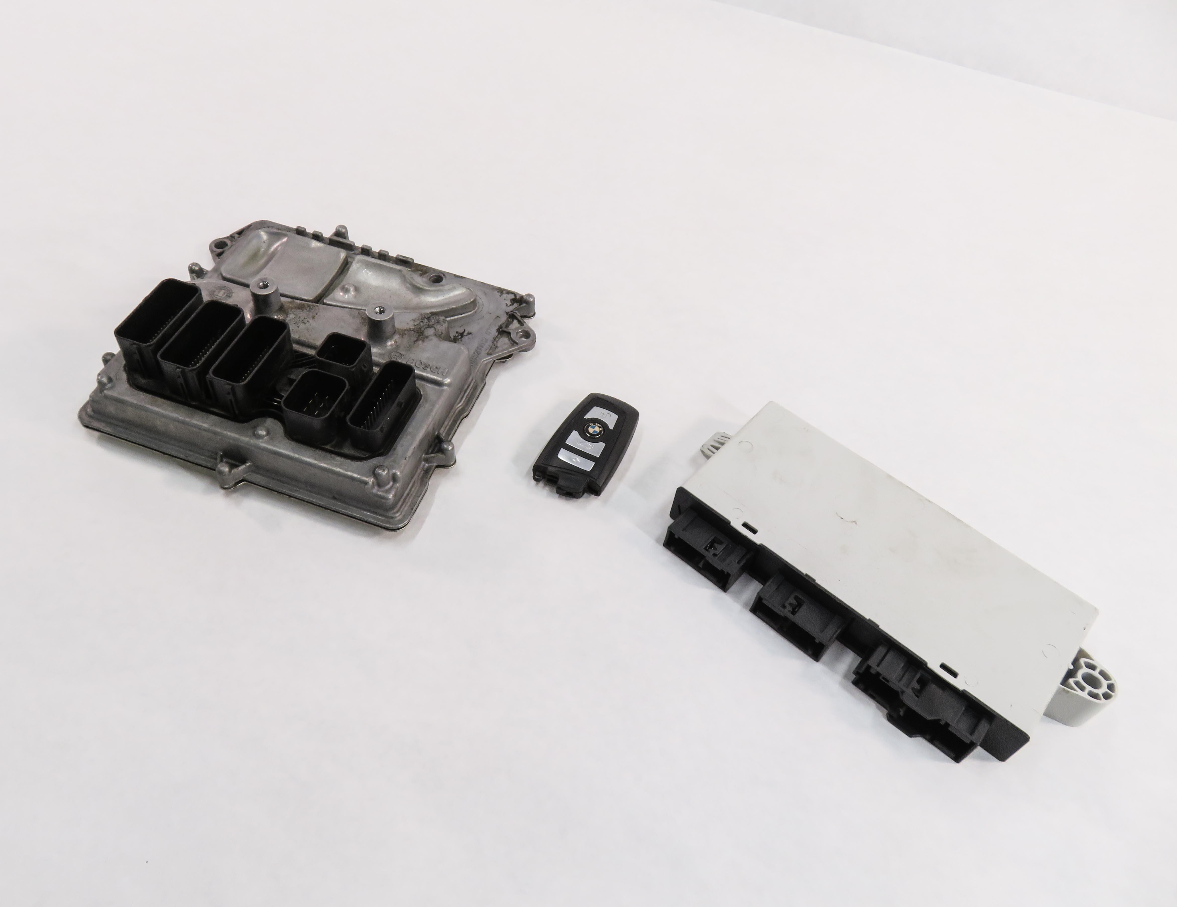 11-12 BMW 535i 535iGT X3 (F06 F07 F10) 3.0L N55 ENGINE DME CAS-4 MODULE KEY SET — exact item pictured