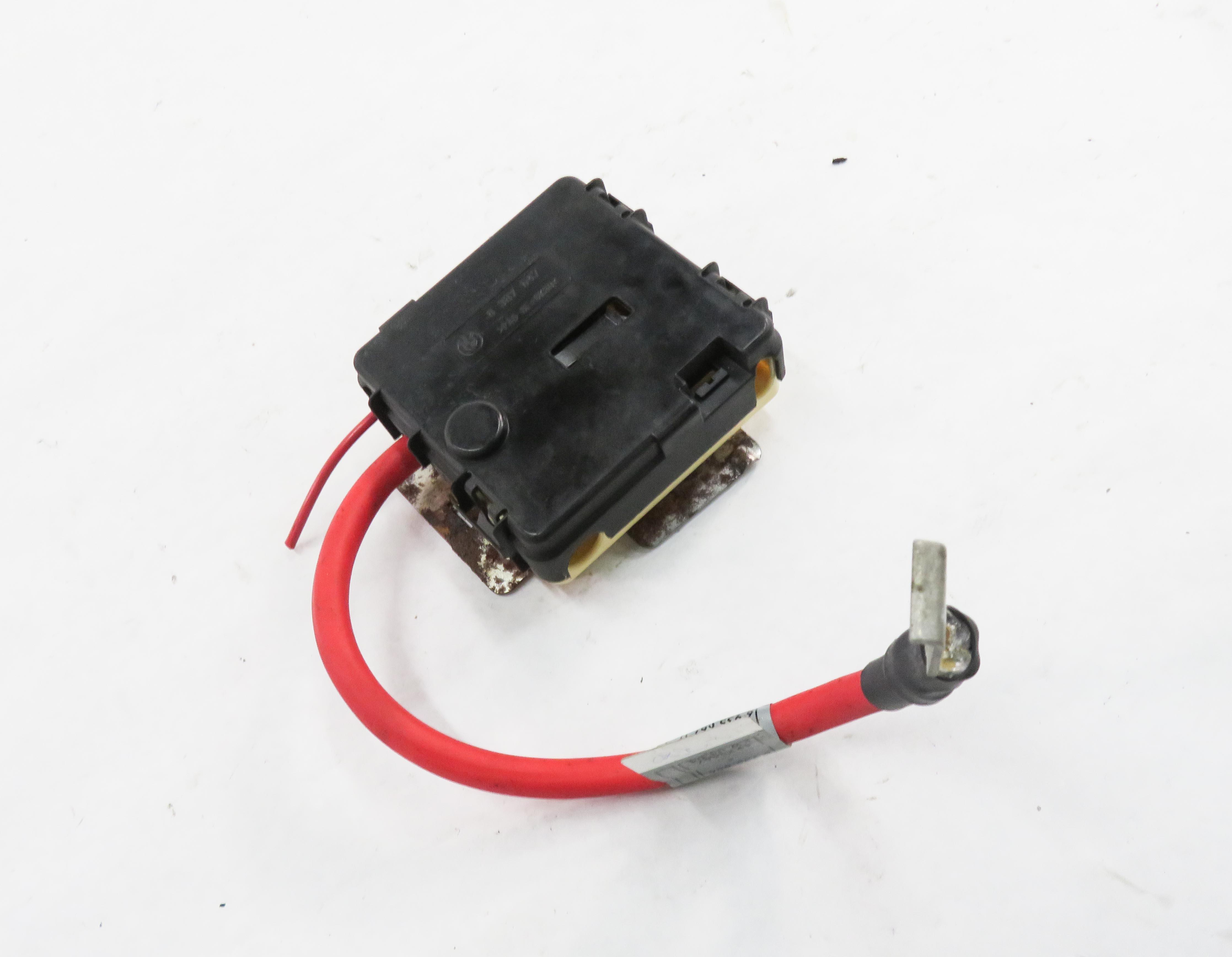 2004 BMW Z4 (E85) POSITIVE BATTERY POWER JUNCTION FUSE PLATE BOX — exact item pictured