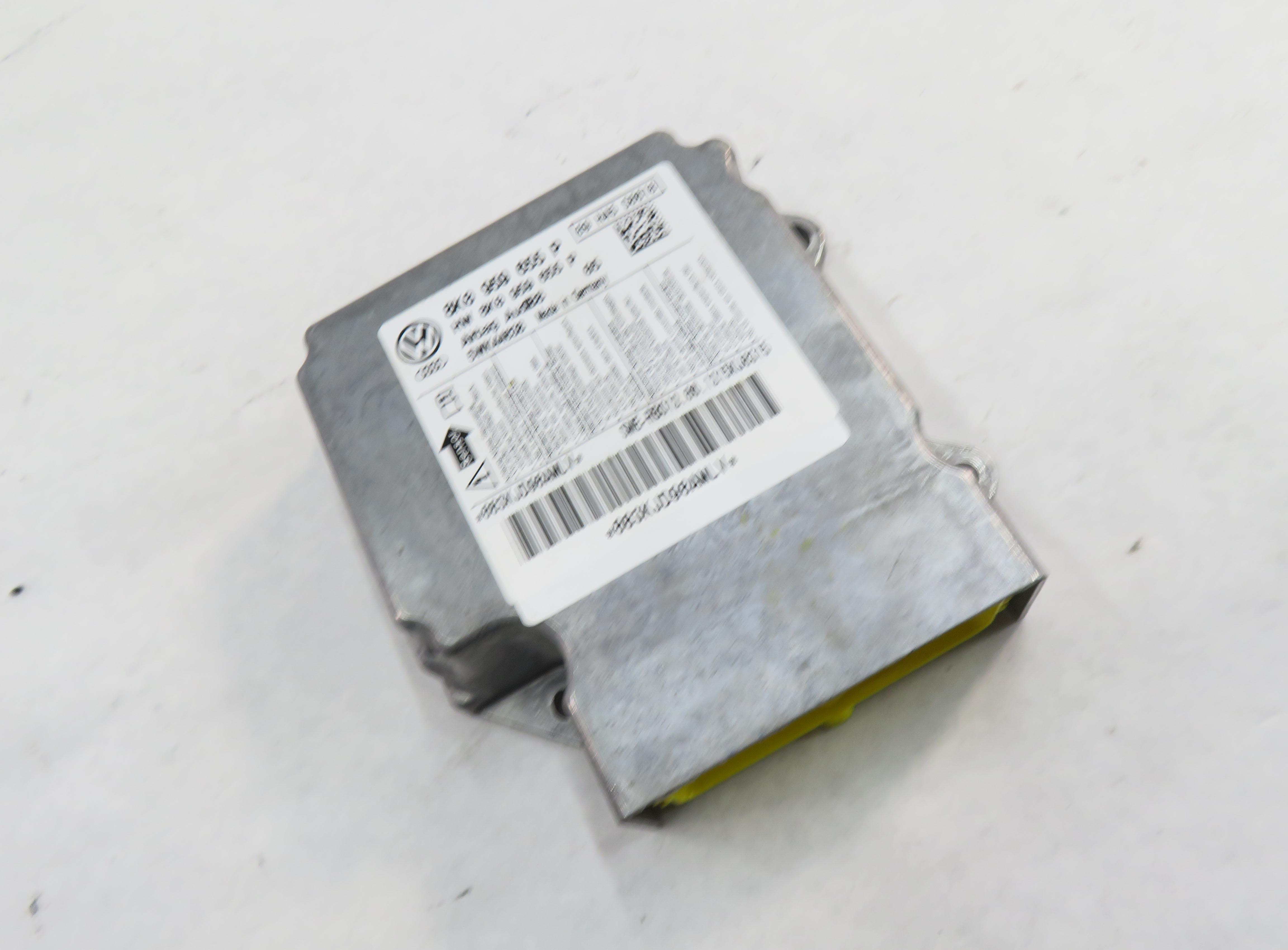 2013-2015 AUDI A4 A5 S4 S5 RS5 (B8 8K 8T) SRS BAG CONTROL MODULE — exact item pictured