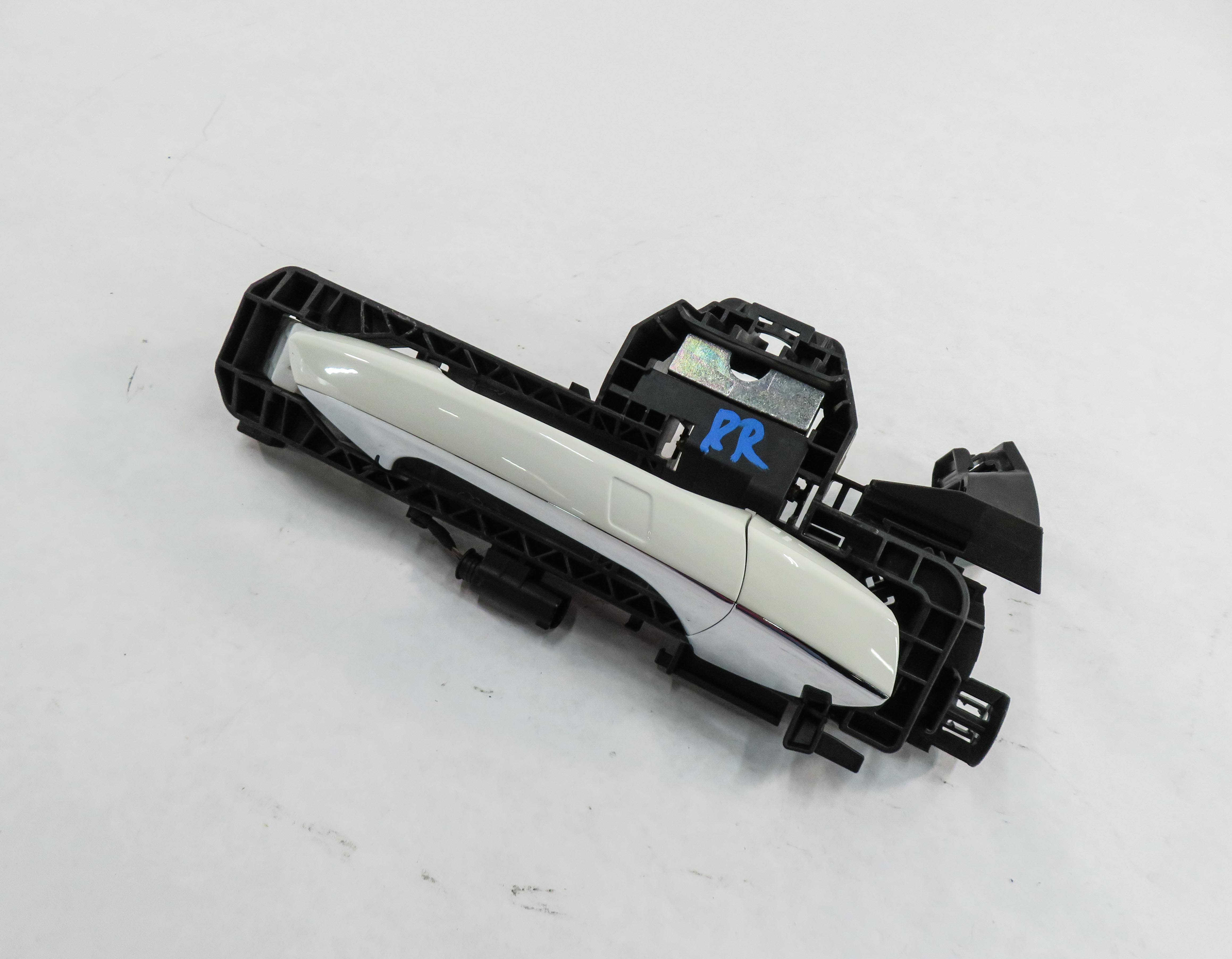 13-16 MERCEDES GL350 GL450 GL550 ML350 - RIGHT REAR KEYLESS DOOR HANDLE (WHITE) — exact item pictured