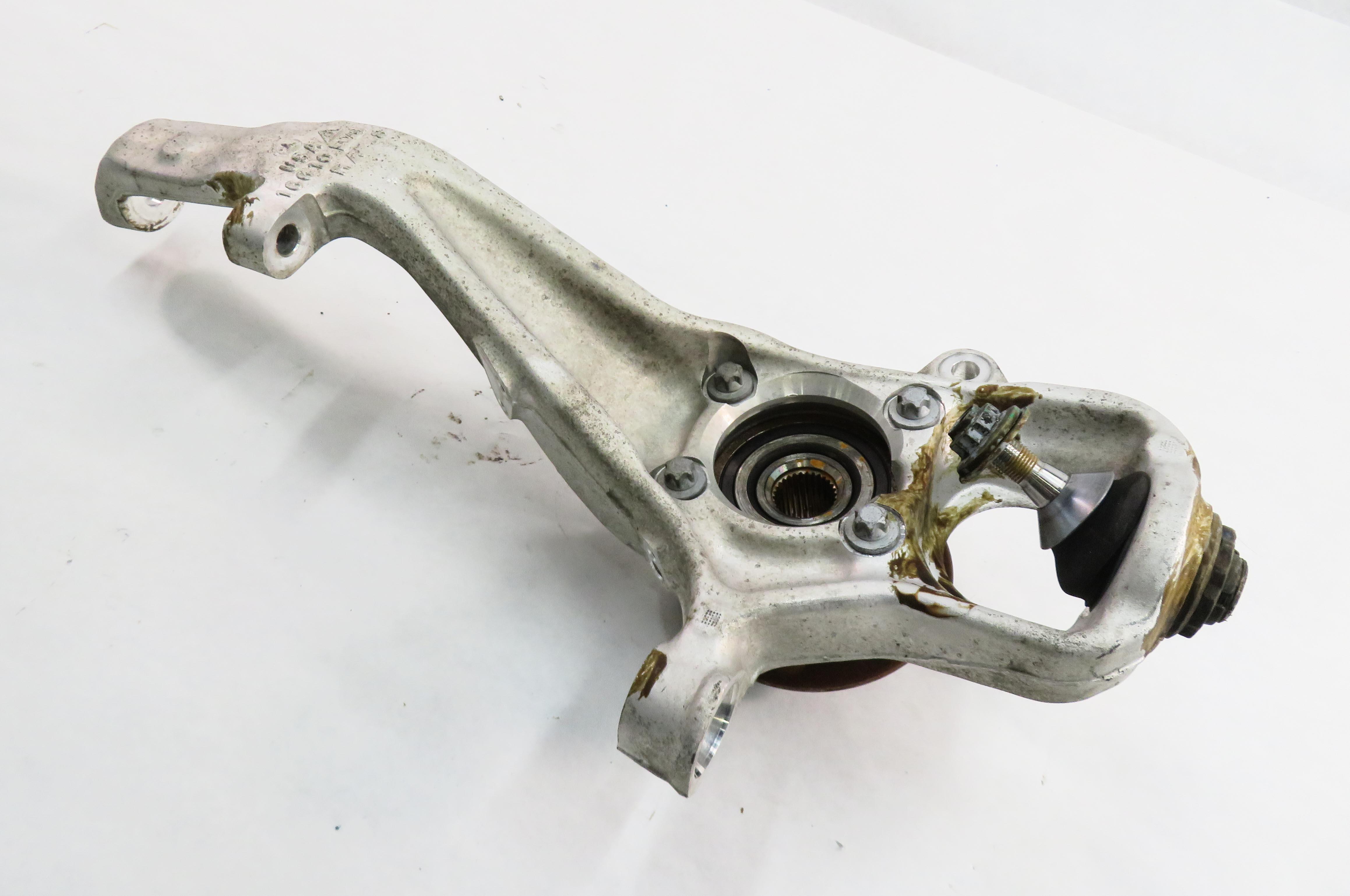 12-19 MERCEDES GL350 GL550 ML350 ML550 (W166 X166) RIGHT FRONT SPINDLE KNUCKLE — exact item pictured