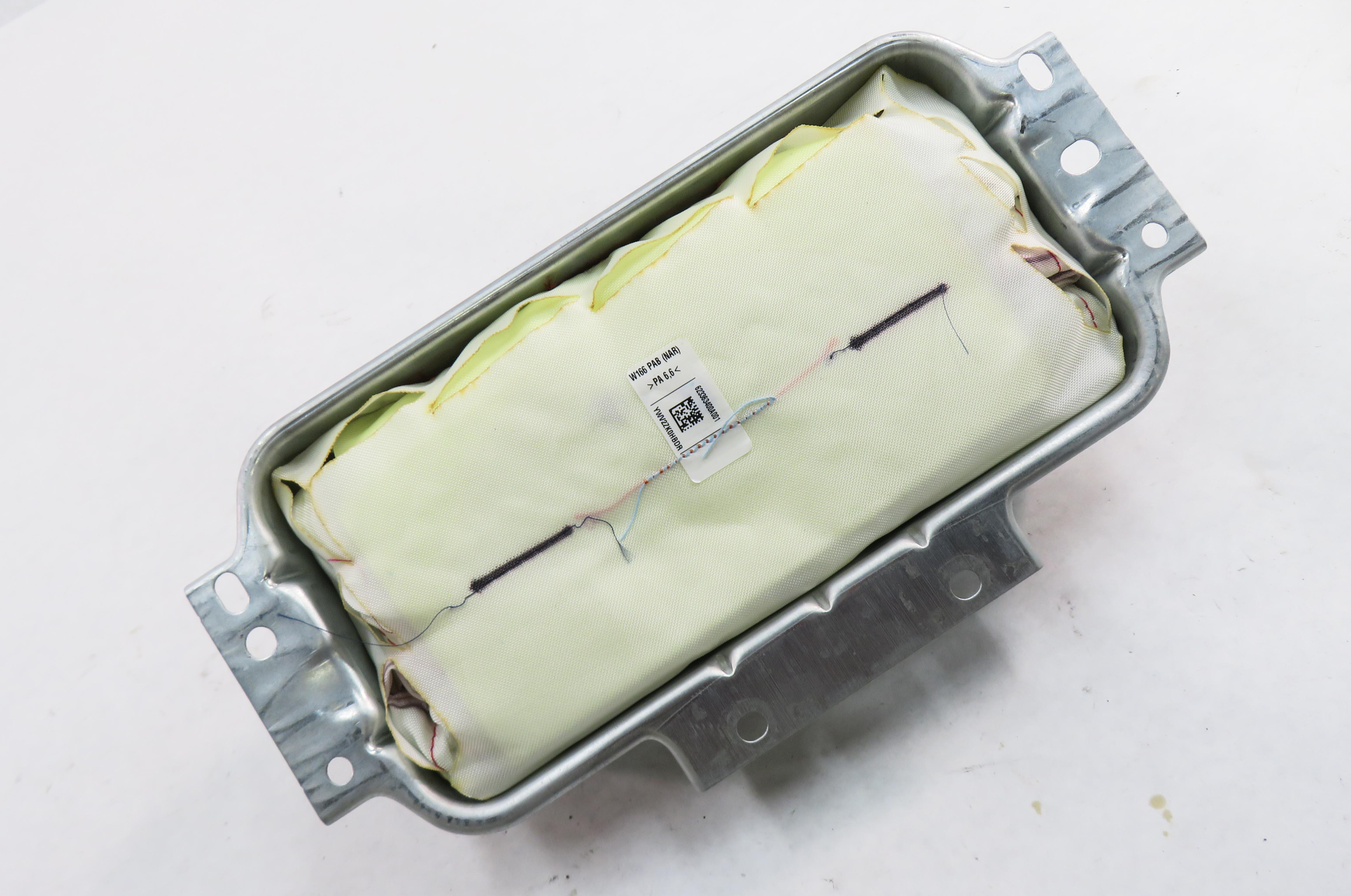 12-19 MERCEDES GL350 GL450 GL550 ML350 ML550 (W166 X166) PASSENGER DASH AIRBAG — exact item pictured