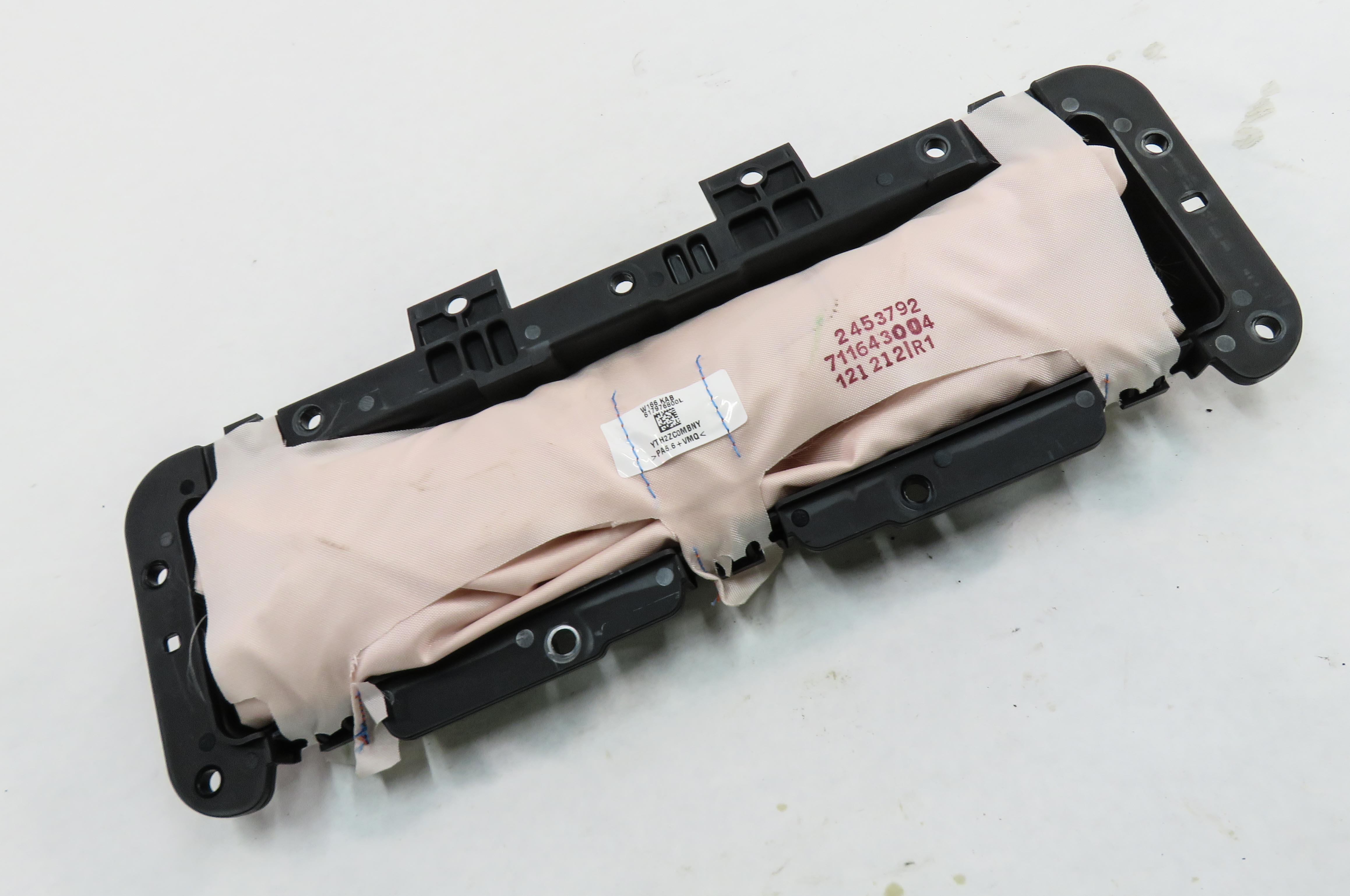 12-19 MERCEDES GL350 GL450 GL550 ML350 ML550 GLE (W166 X166) DRIVER KNEE AIRBAG — exact item pictured