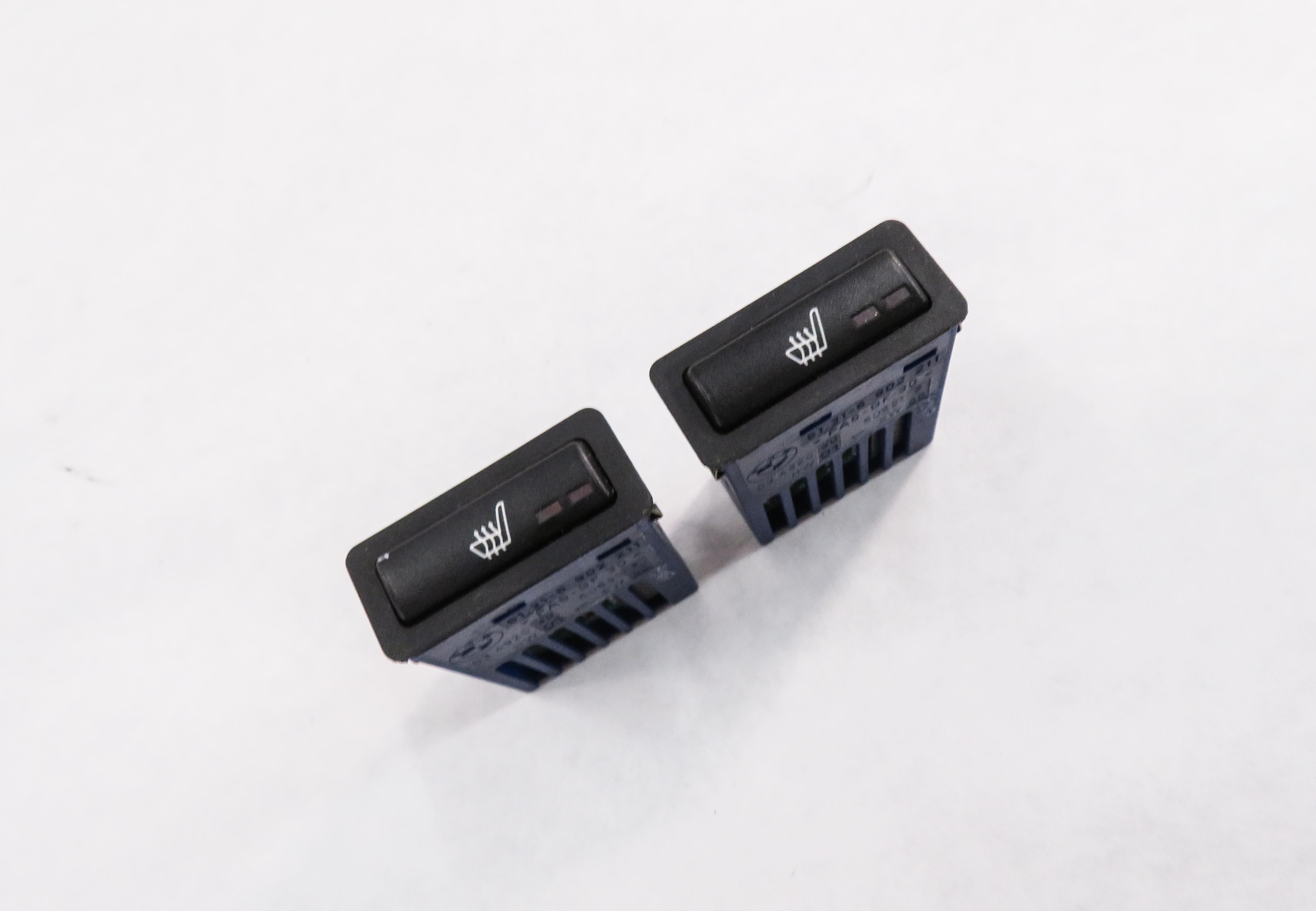 2006 RANGE ROVER (L322) HEATED SEAT SWITCH BUTTON SET — exact item pictured