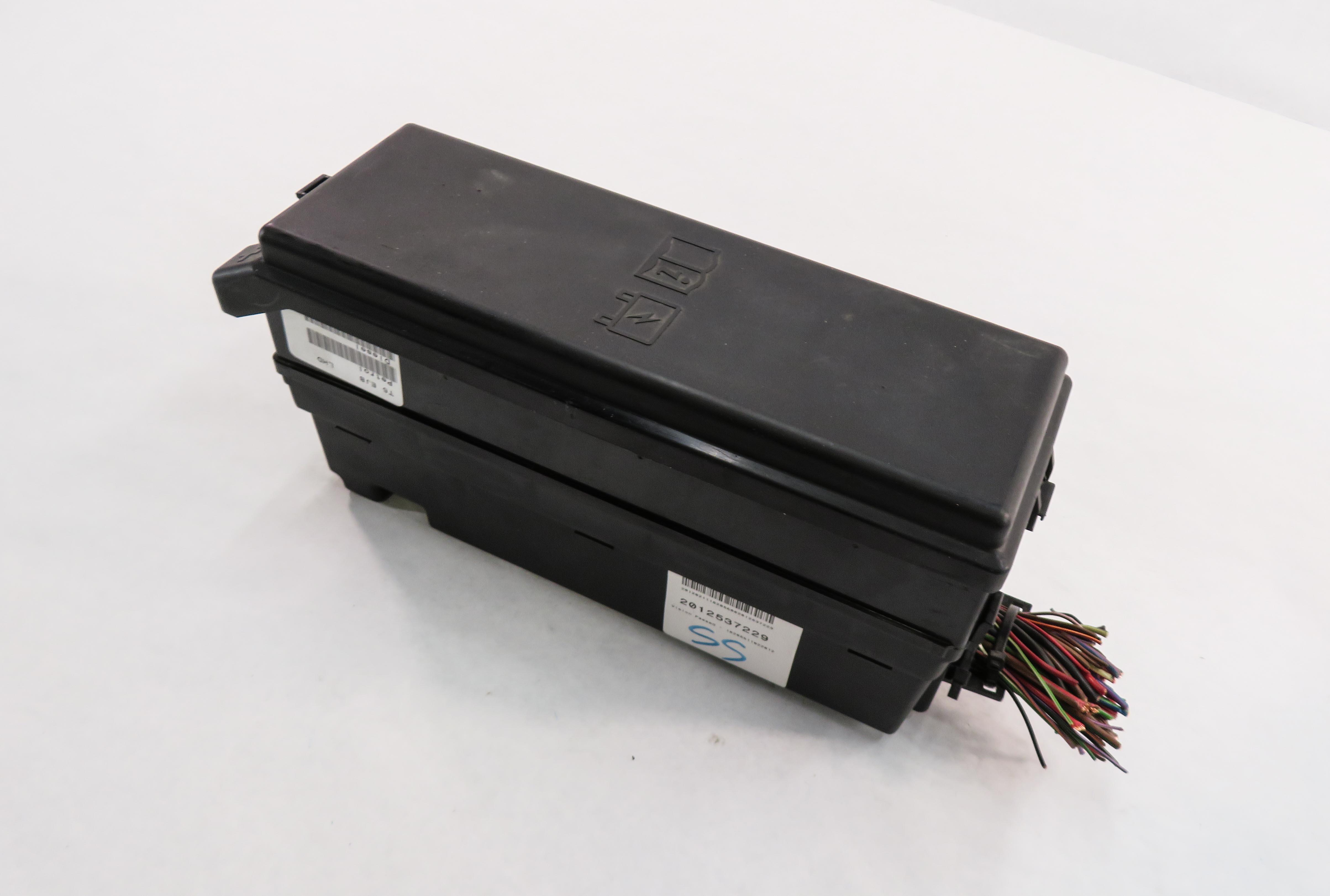 2010-2013 RANGE ROVER SPORT (L320) 5.0L AJ133 SUPERCHARGED V8 ENGINE FUSE BOX — exact item pictured