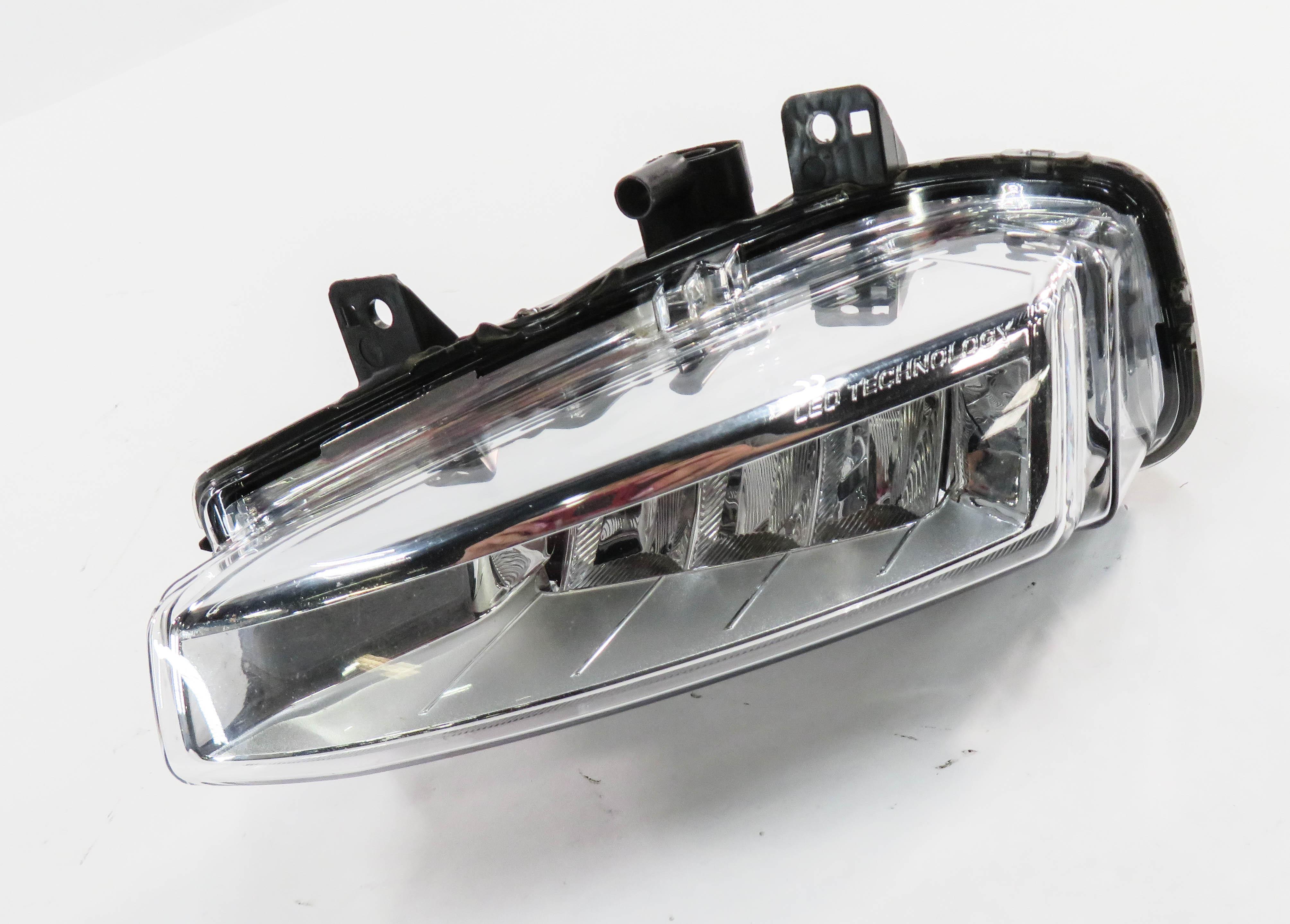 2015-2019 LAND ROVER DISCOVERY SPORT (L550) LEFT FOGLIGHT FOG LIGHT LAMP — exact item pictured