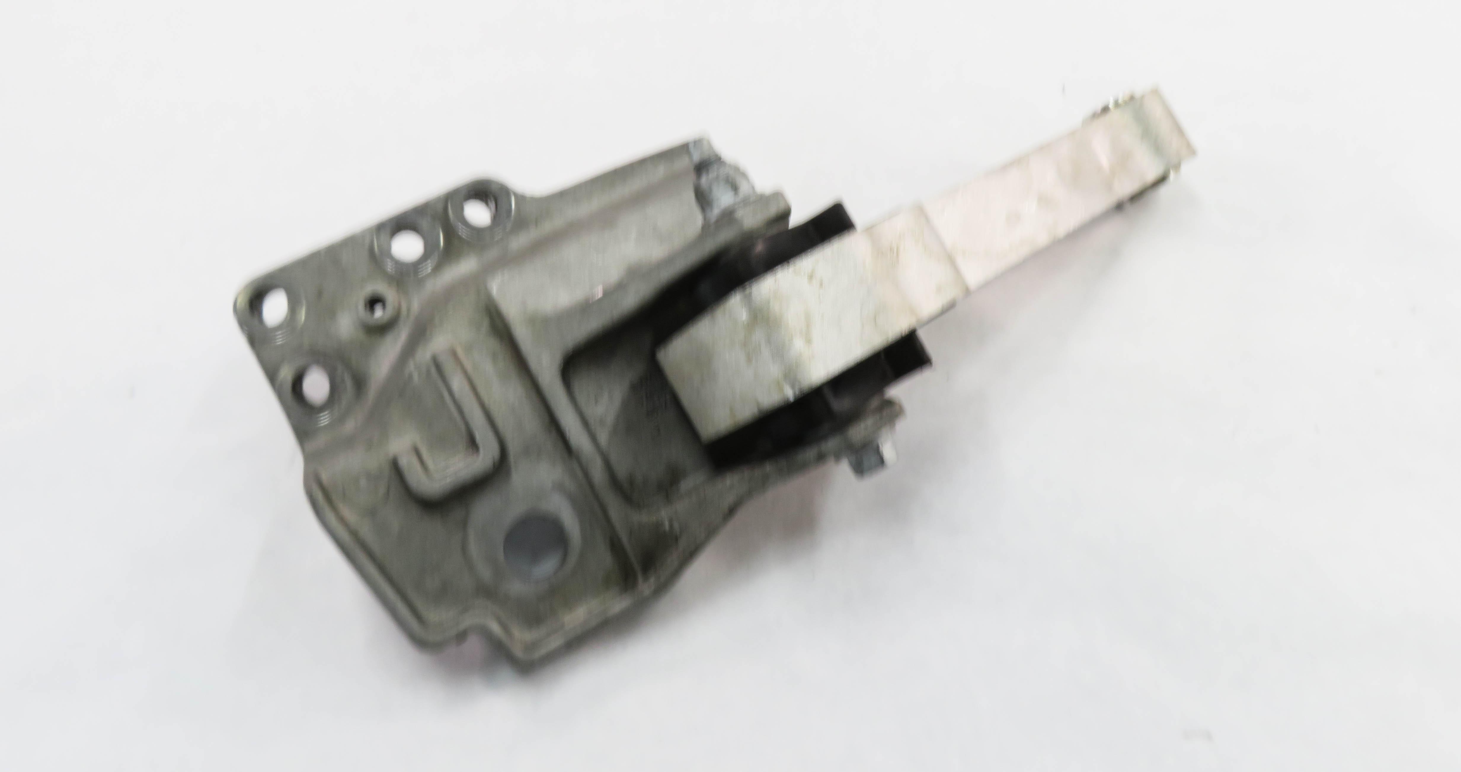 2017 LAND ROVER DISCOVERY SPORT (L550) 2.0L TURBO - UPPER ENGINE MOUNT BRACKET — exact item pictured