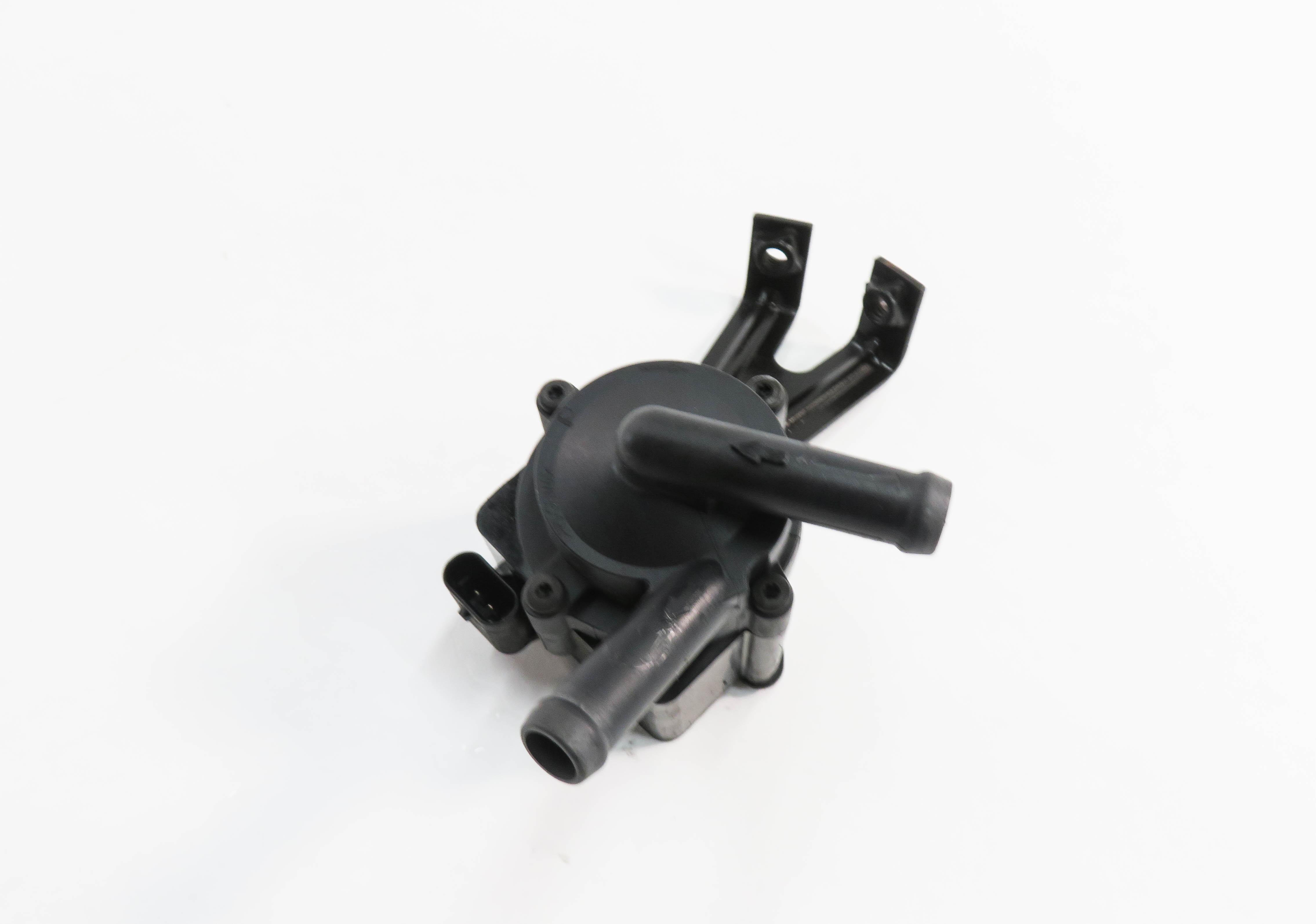 2011 BMW 750i (F01) 4.4L N63 TWIN TURBO ENGINE - AUX AUXILIARY WATER PUMP — exact item pictured