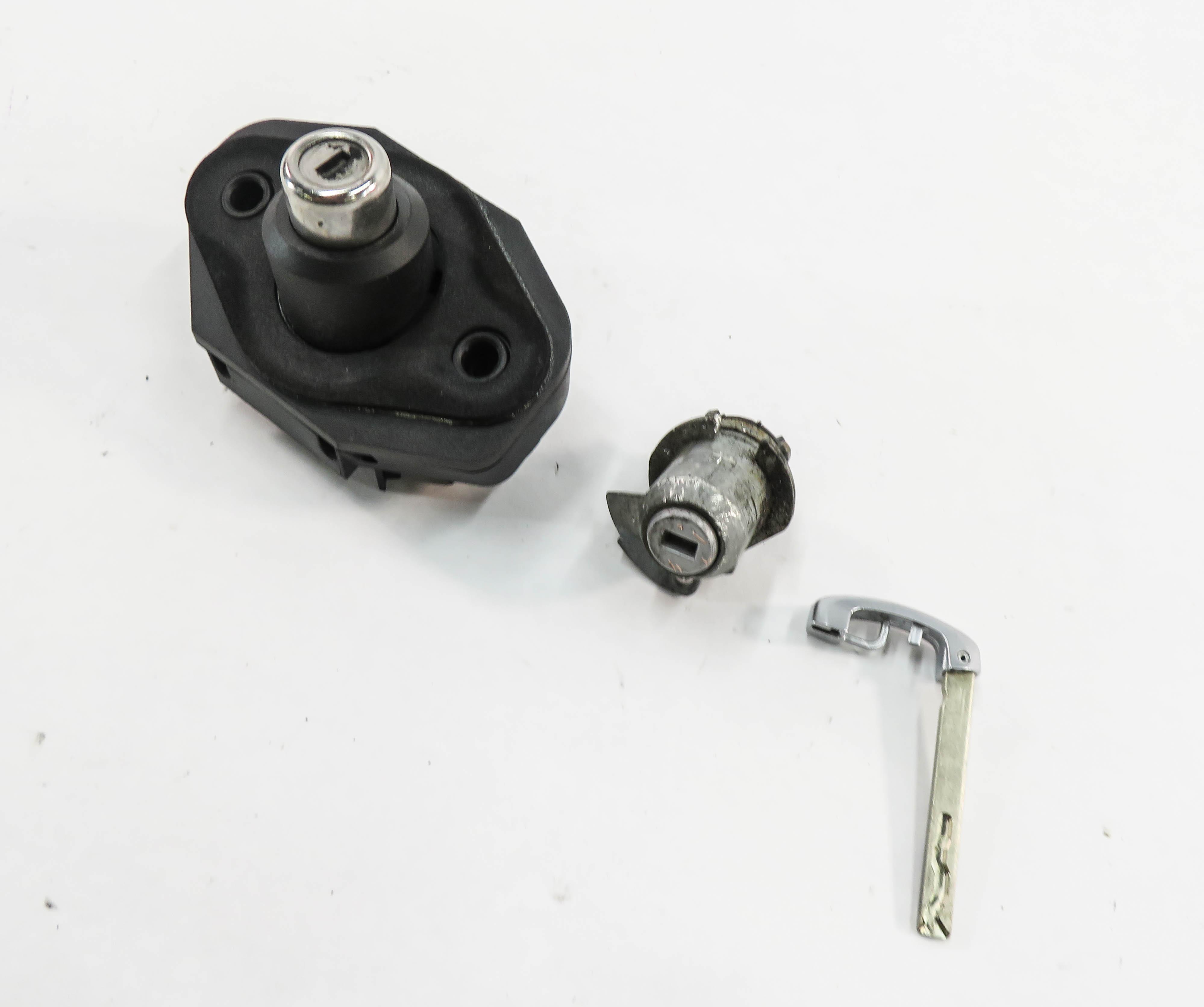 2011 BMW 750i (F01) DRIVER DOOR HANDLE TRUNK LOCK CYLINDER SET w/ KEY — exact item pictured