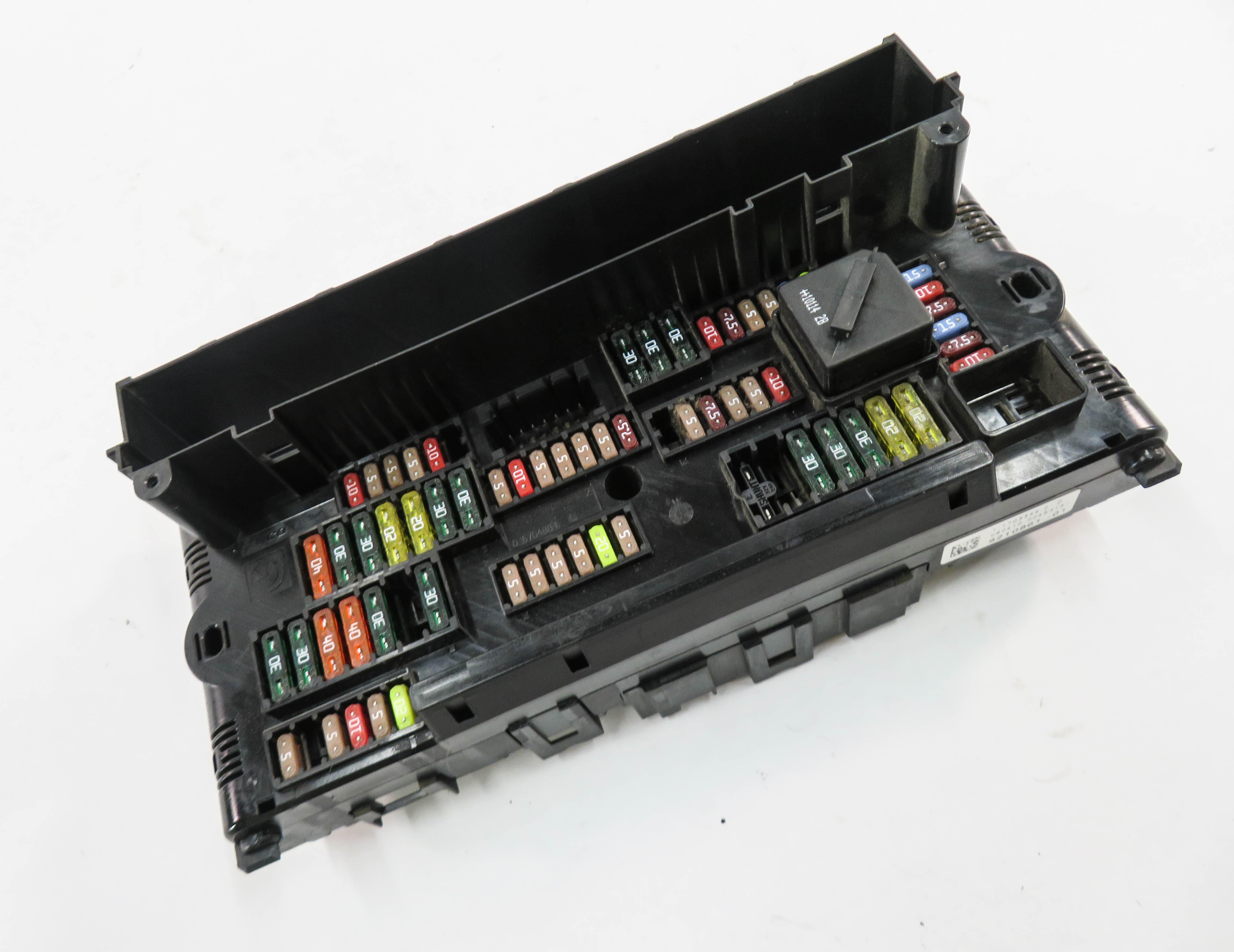 2011 BMW 750i (F01) FRONT POWER DISTRIBUTION FUSE BOX — exact item pictured