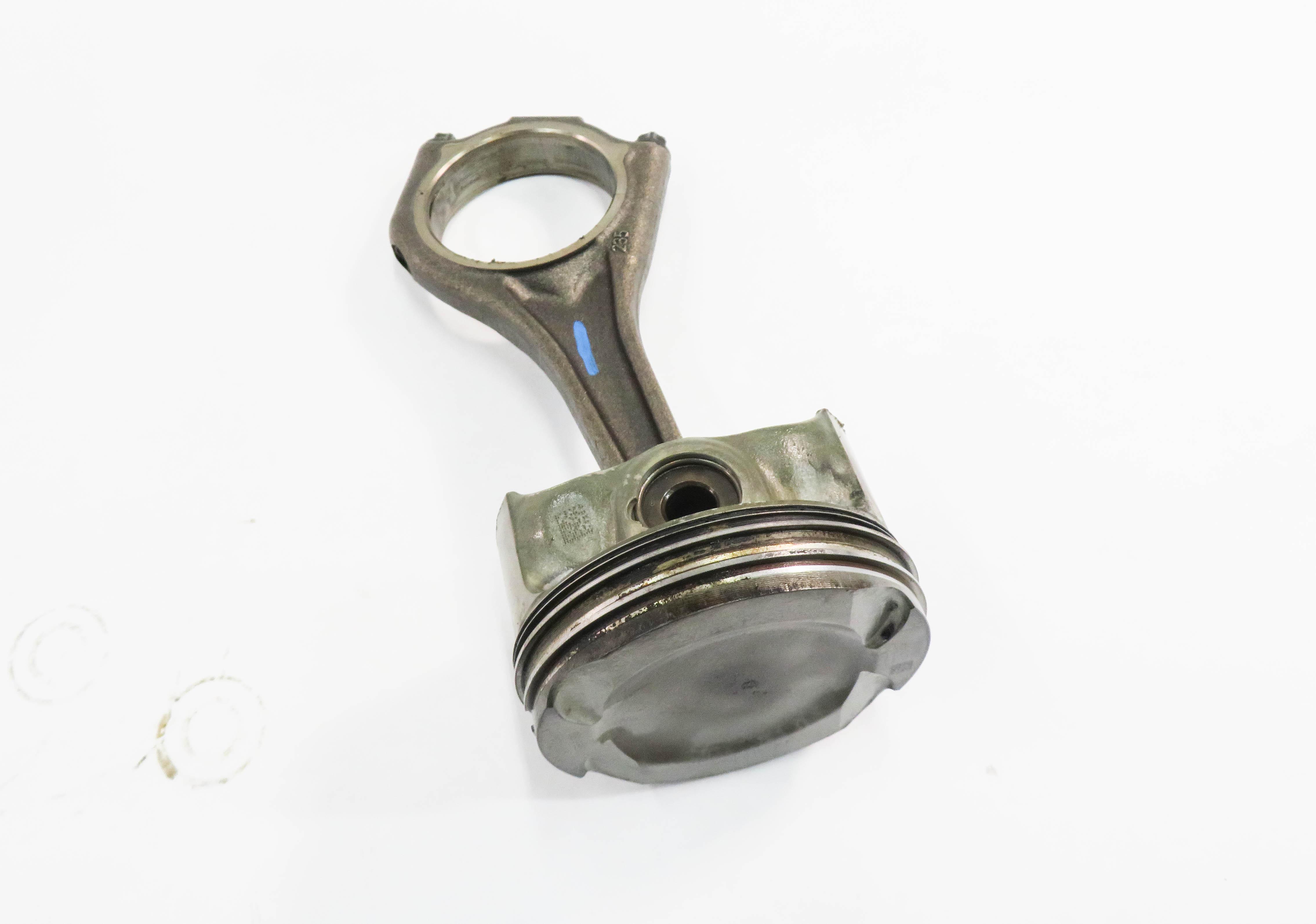 2009-2014 BMW 550i 750i X5 X6 (F01 F10 E70 E71) 4.4L N63 V8 - PISTON w/ ROD — exact item pictured