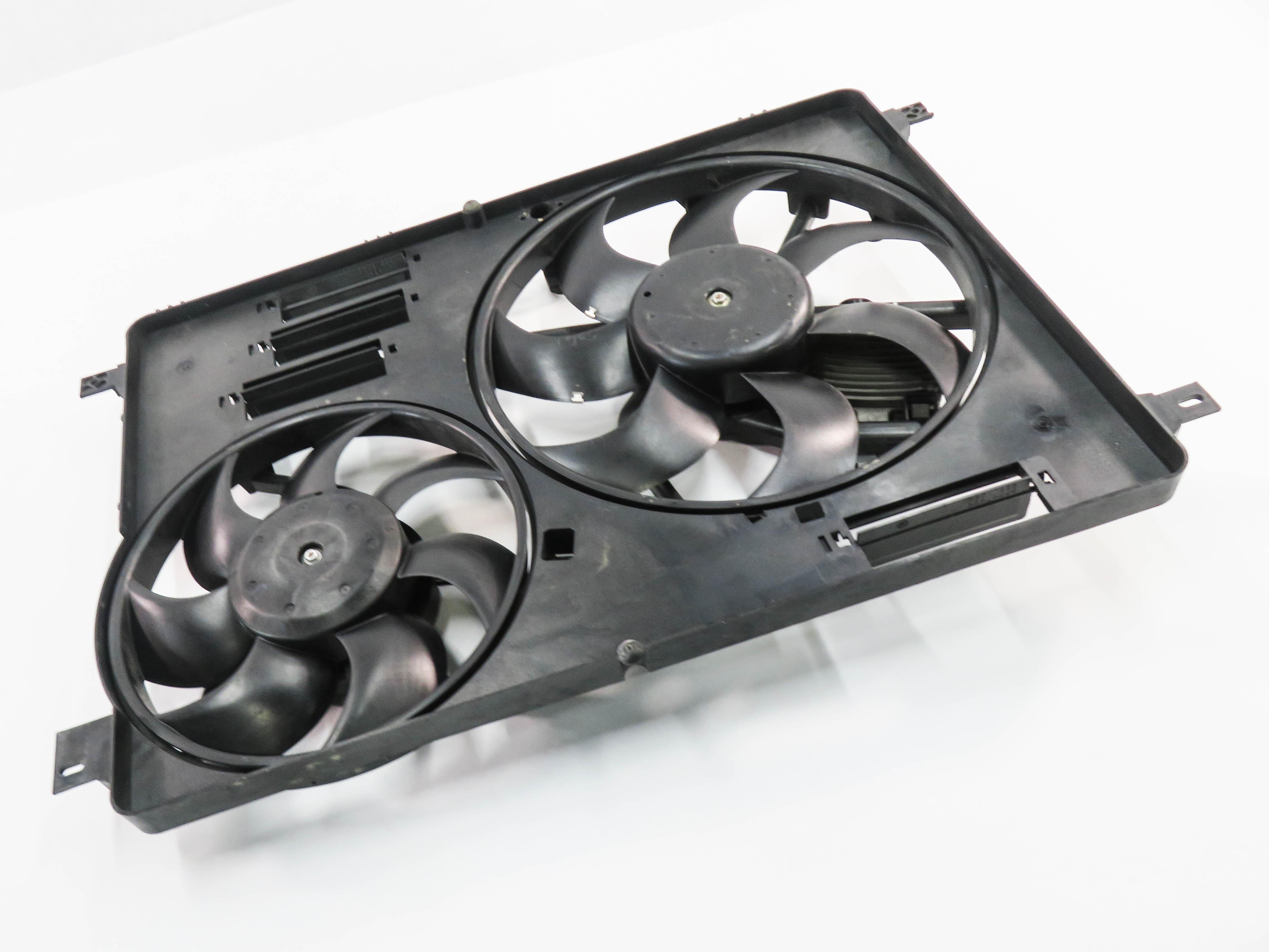 12-17 LR2 DISCOVERY SPORT RANGE ROVER EVOQUE (L538 L550) RADIATOR COOLING FAN — exact item pictured