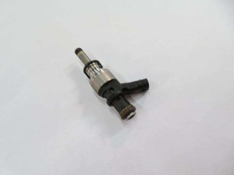 2011-2018 AUDI A8 S8 R8 RS5 S6 S7 (D4 C7 4H 4S 4G8) V8 ENGINE FUEL INJECTOR — exact item pictured