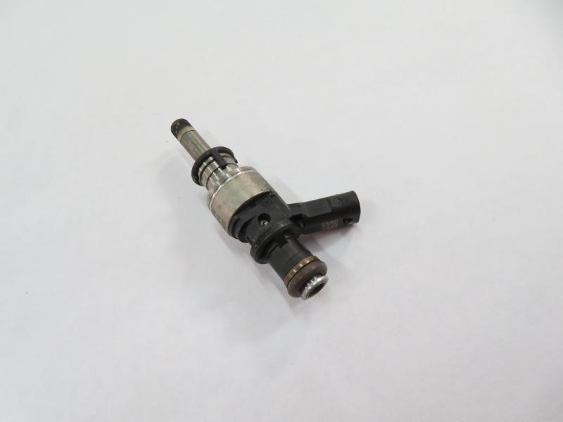 2011-2018 AUDI A8 S8 R8 RS5 S6 S7 (D4 C7 4H 4S 4G8) V8 ENGINE FUEL INJECTOR — exact item pictured