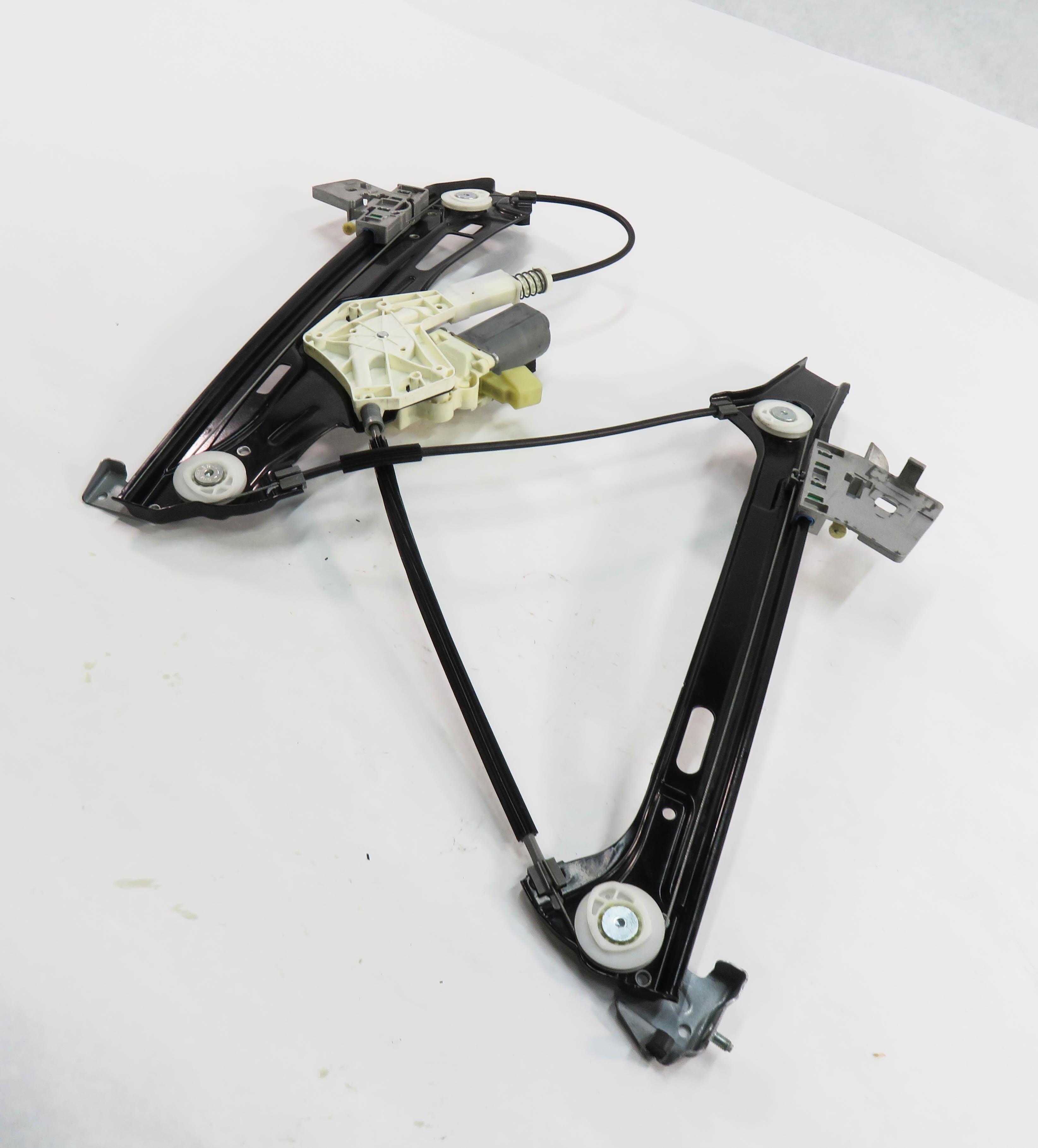 06-11 MERCEDES BENZ CLS500 CLS550 (W219) RIGHT FRONT WINDOW REGULATOR w/ MOTOR — exact item pictured