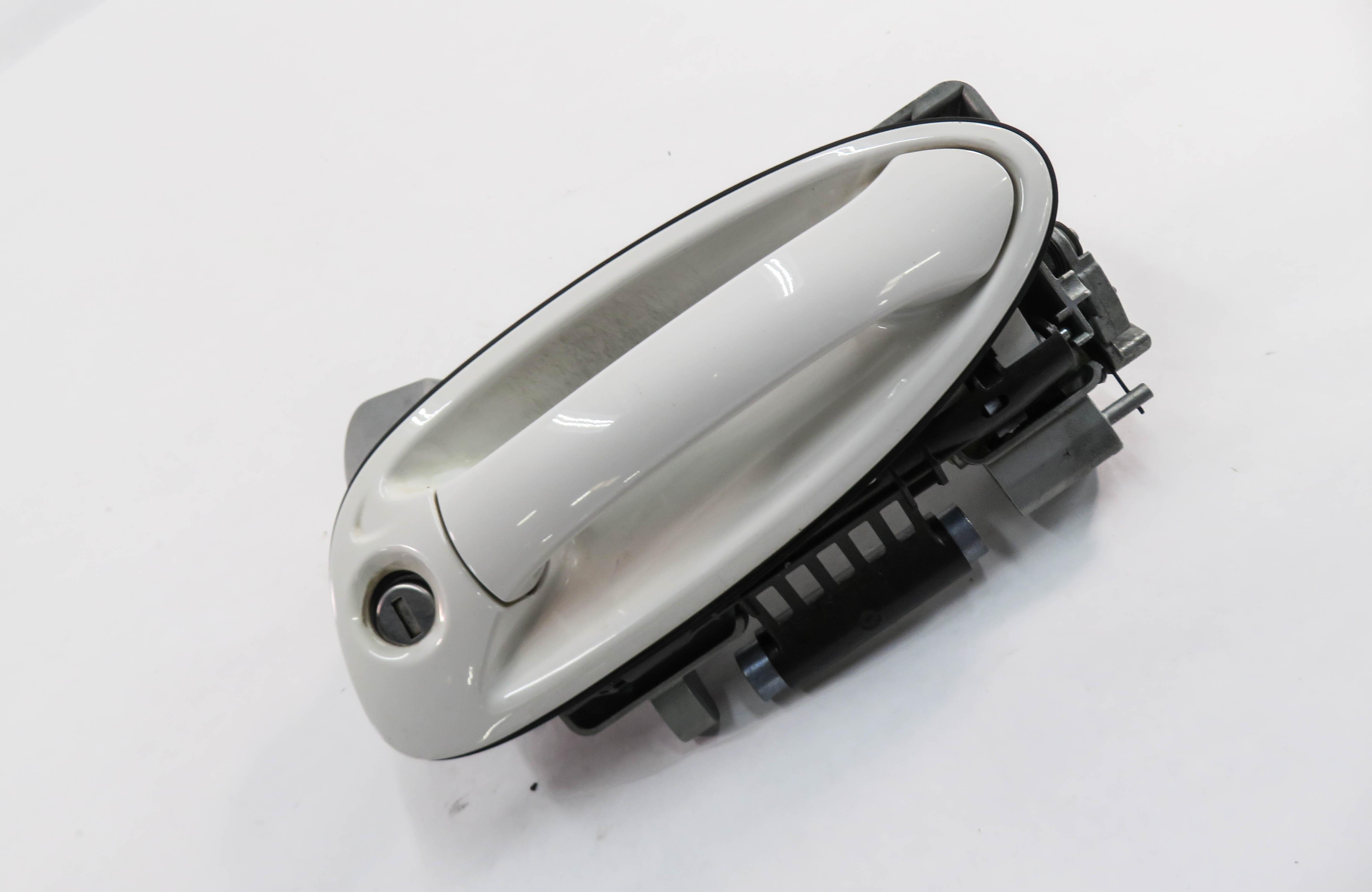 2010-2016 PORSCHE PANAMERA (970 G1) LEFT FRONT EXTERIOR DOOR HANDLE (WHITE B4) — exact item pictured