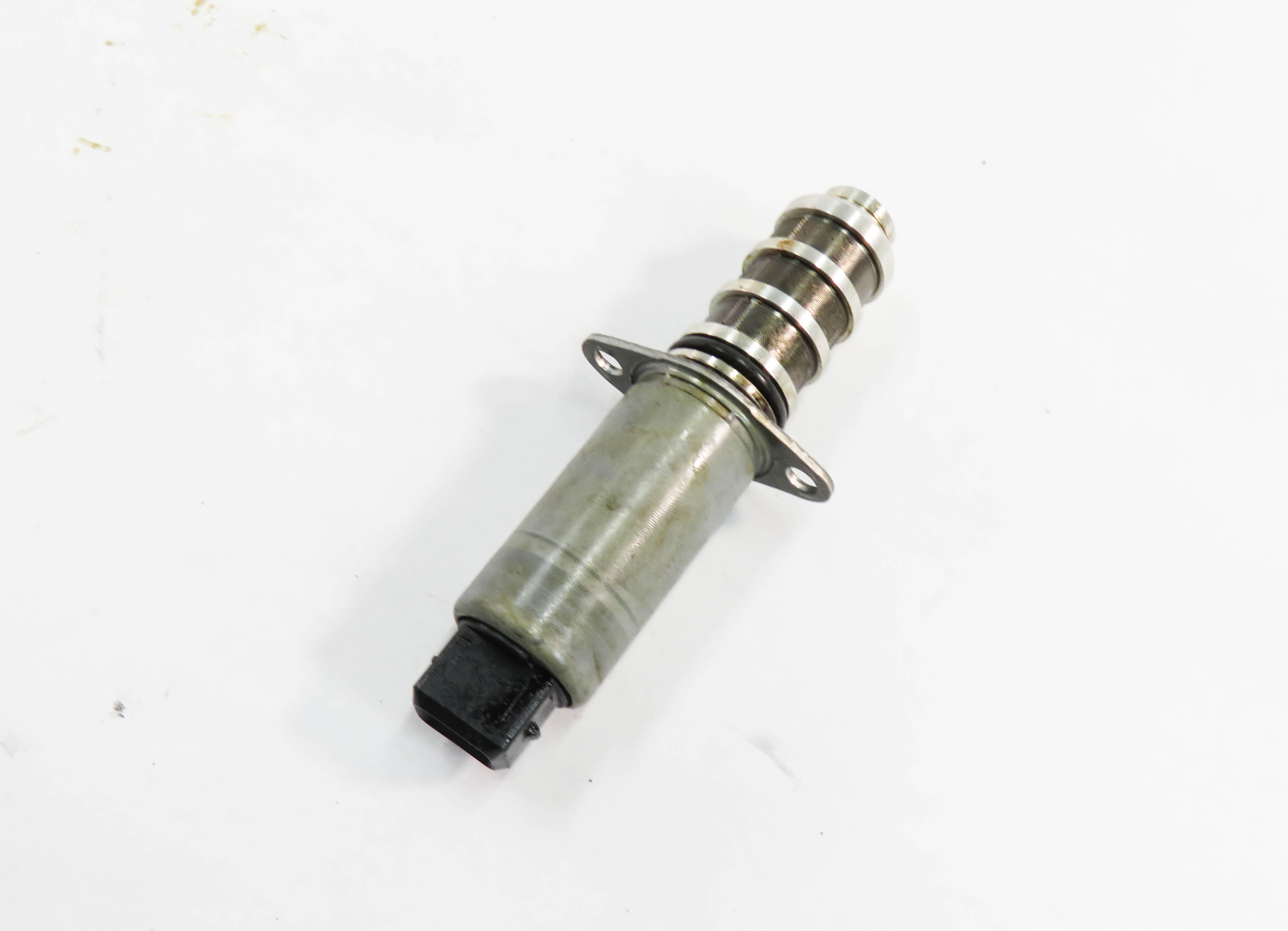 2012 PORSCHE PANAMERA (970 G1) 3.6L M46 ENGINE - CAMSHAFT VVT TIMING SOLENOID — exact item pictured