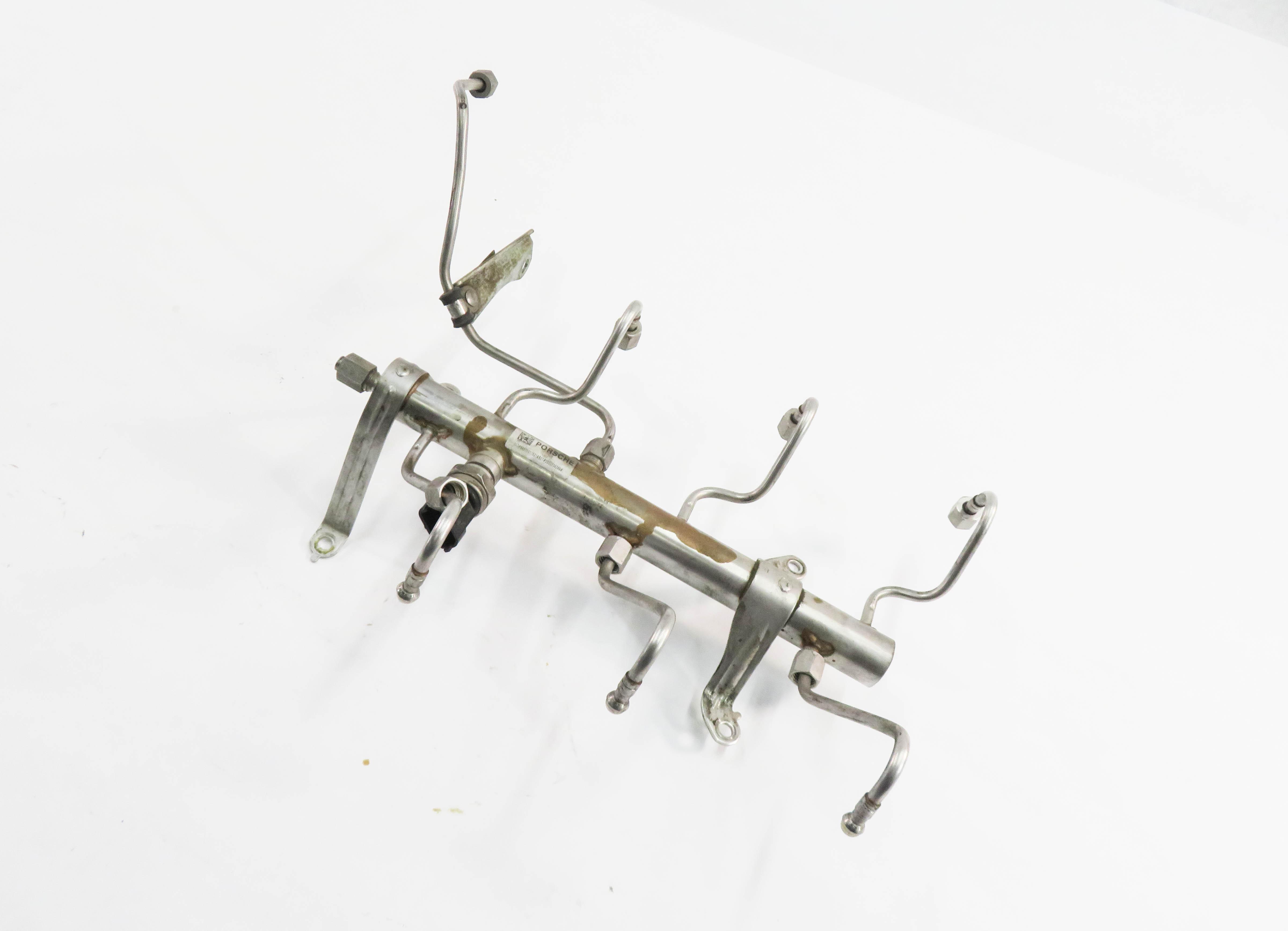 2012 PORSCHE PANAMERA (970 G1) 3.6L M46 ENGINE - FUEL RAIL w/ INJECTOR LINES — exact item pictured