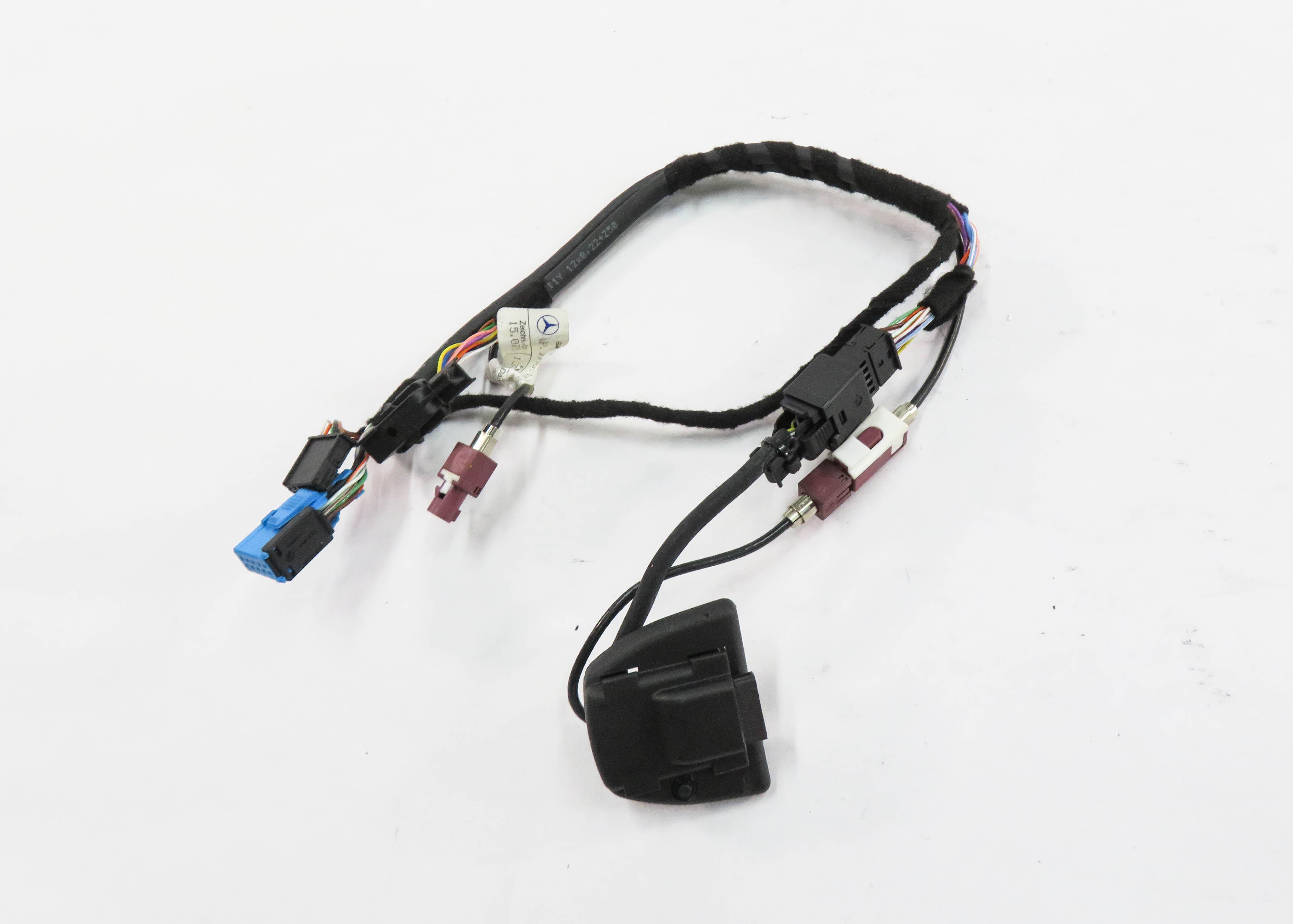 2006 MERCEDES CLS55 AMG (C219) BLUETOOTH CRADLE ADAPTER w/ HARNESS — exact item pictured