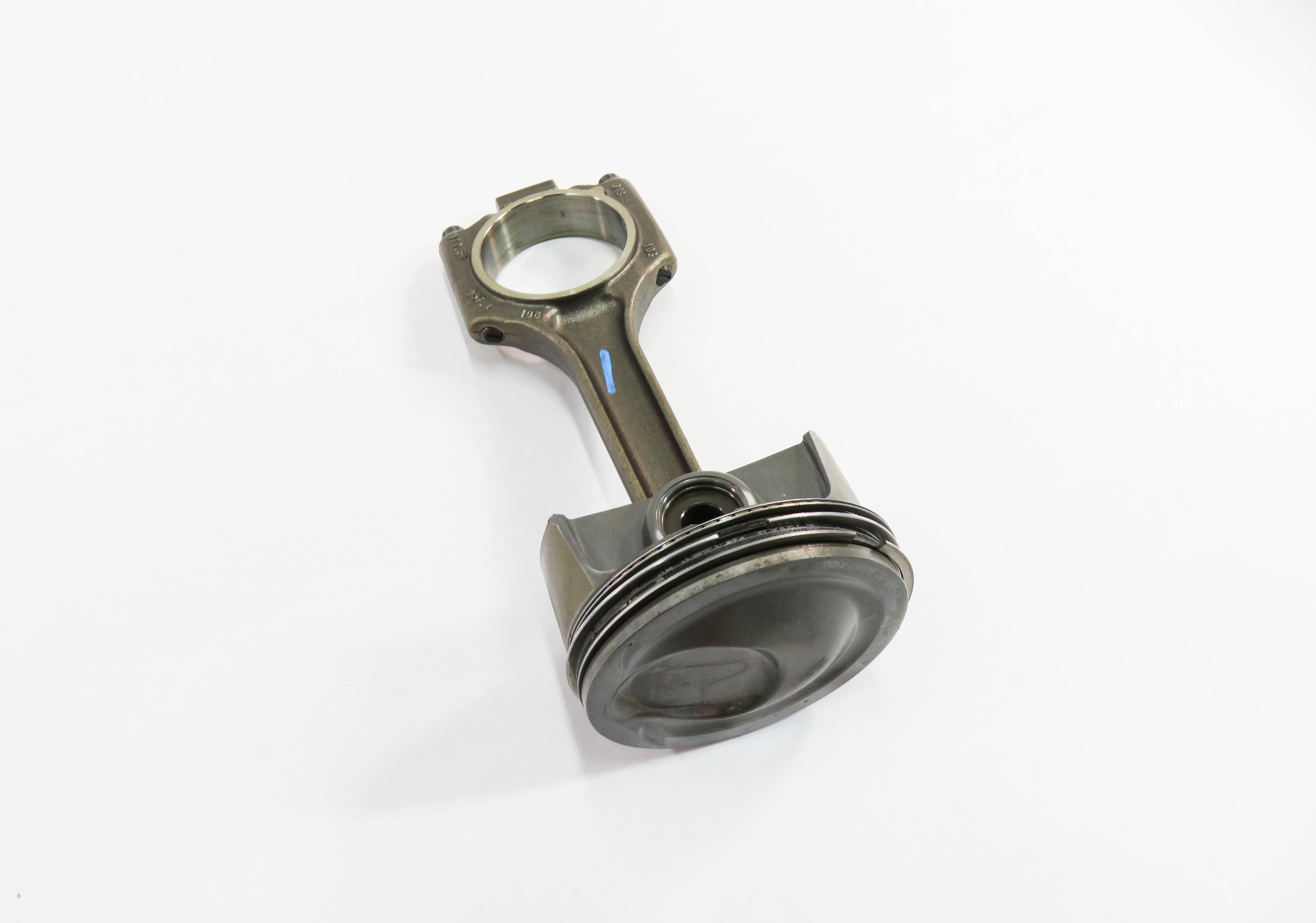 2008-2012 PORSCHE CAYENNE PANAMERA (957 958 970 G1) 4.8L TURBO - LEFT PISTON — exact item pictured
